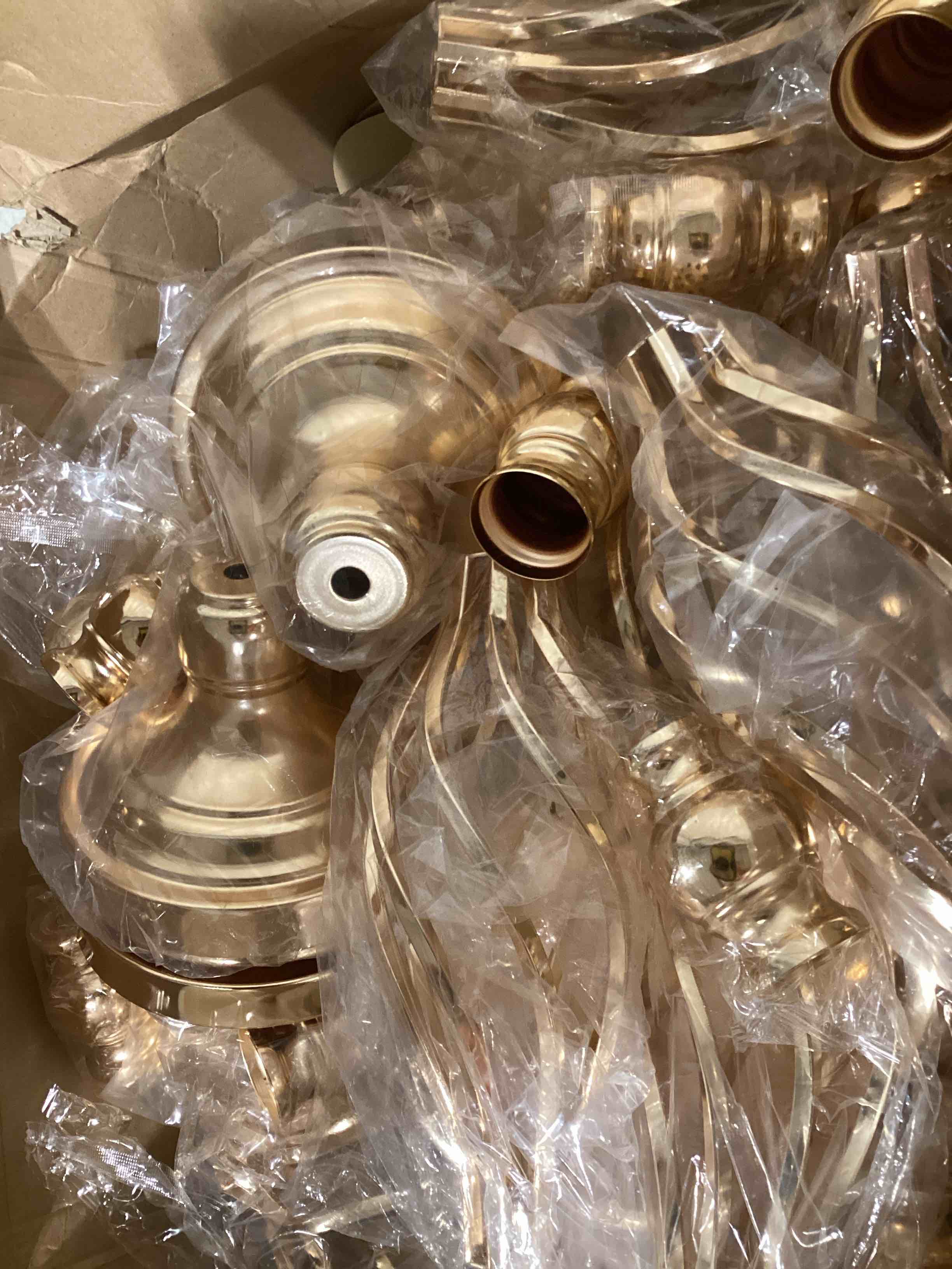 Condition photo showing Good Condition for rtteri 20 pcs metal flower arrangement stand wedding flower centerpieces stand elegant metal vase candelabra candle holder for wedding reception table decor party hotel home decor (gold,large) gold large 20