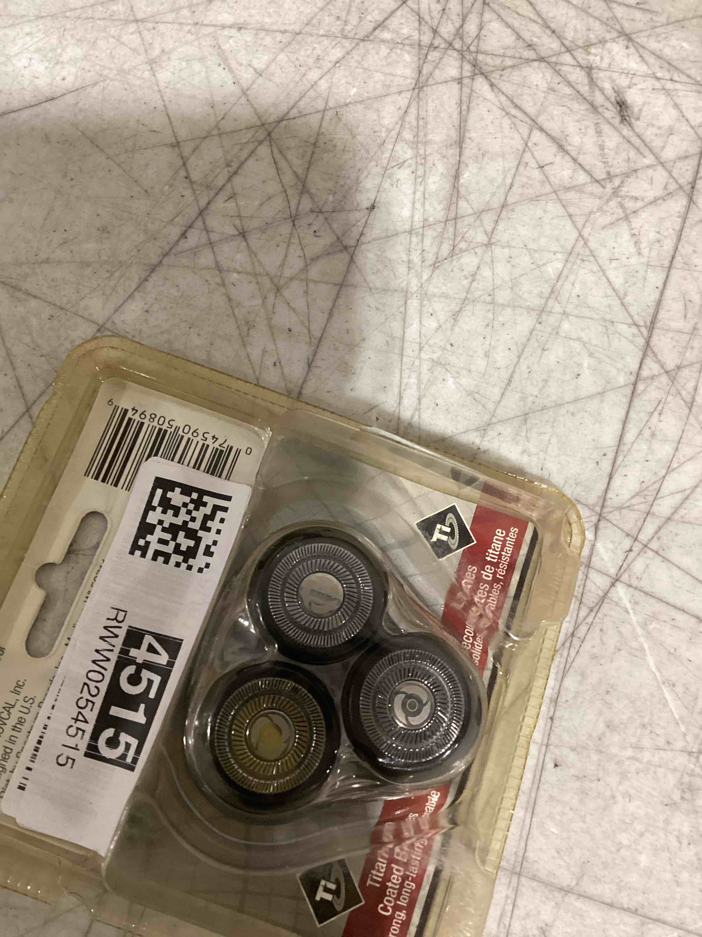 Condition photo showing Good Condition for rotary replacement shaver head,compatible with remington shaver series | ,forr3,r4,r5,r6,r7,r8,sp-3141 and sp-5161 foils (black-1 pc)