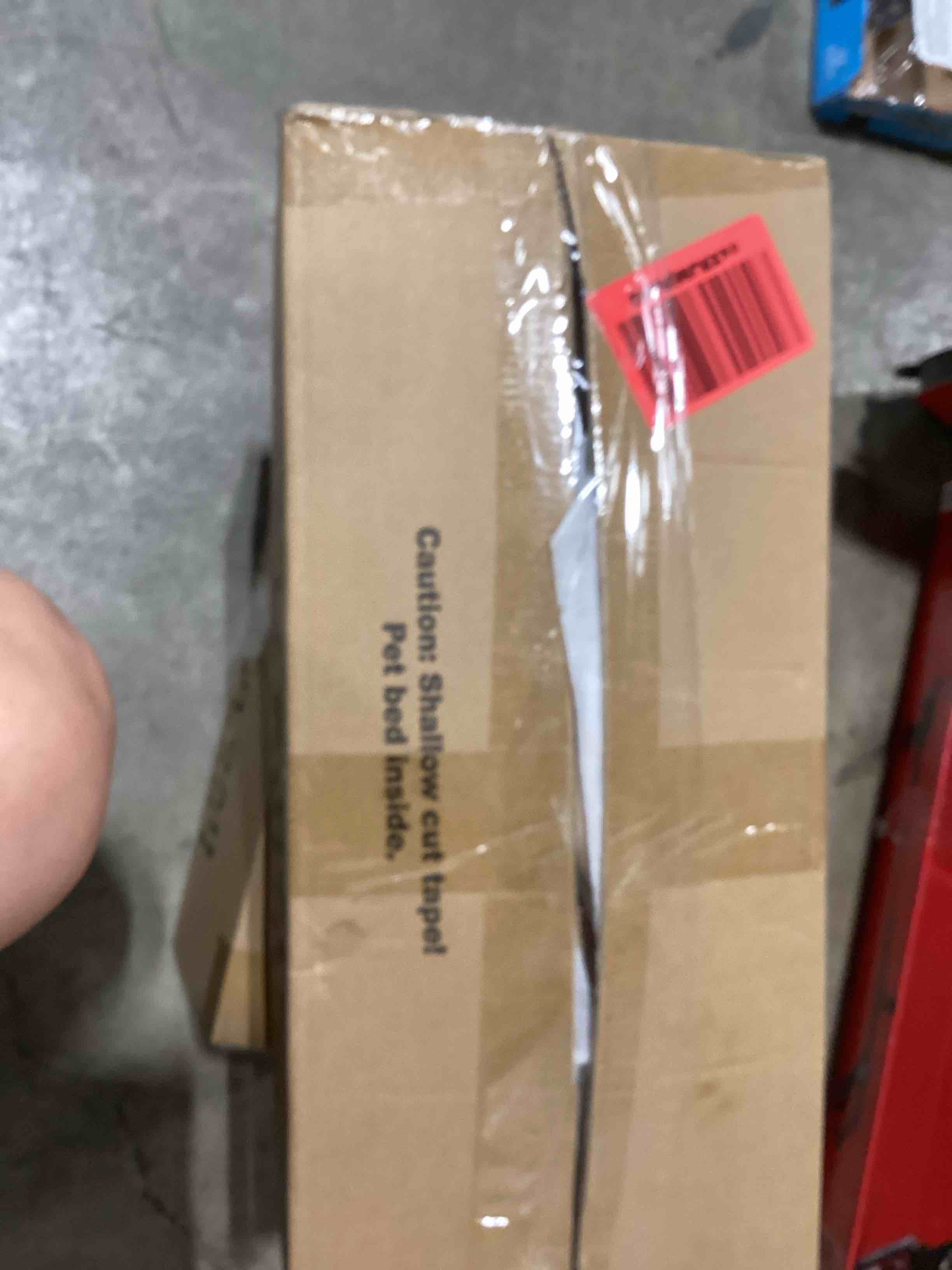 Condition photo showing Good Condition for pet bed