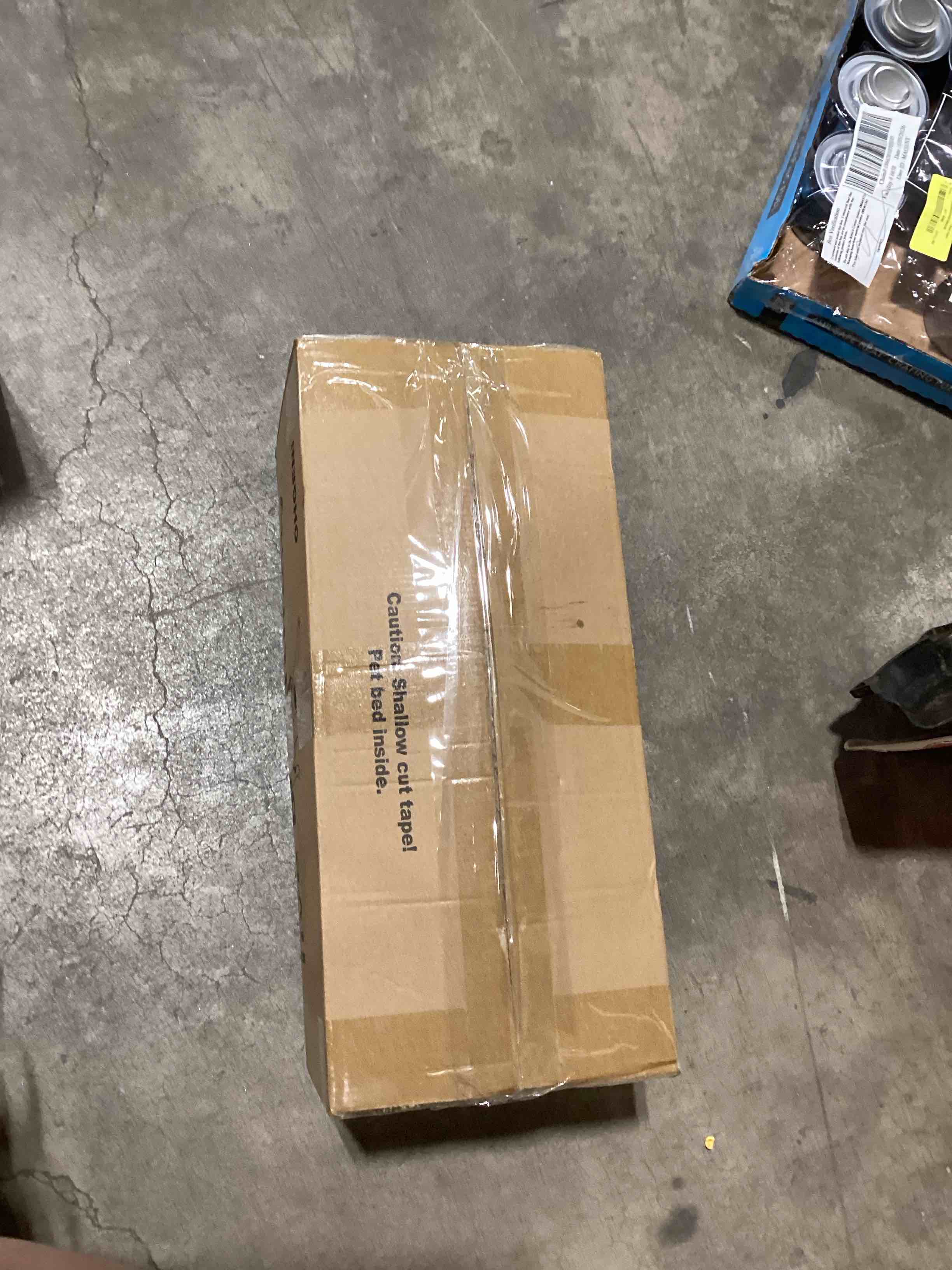 Condition photo showing Good Condition for pet bed