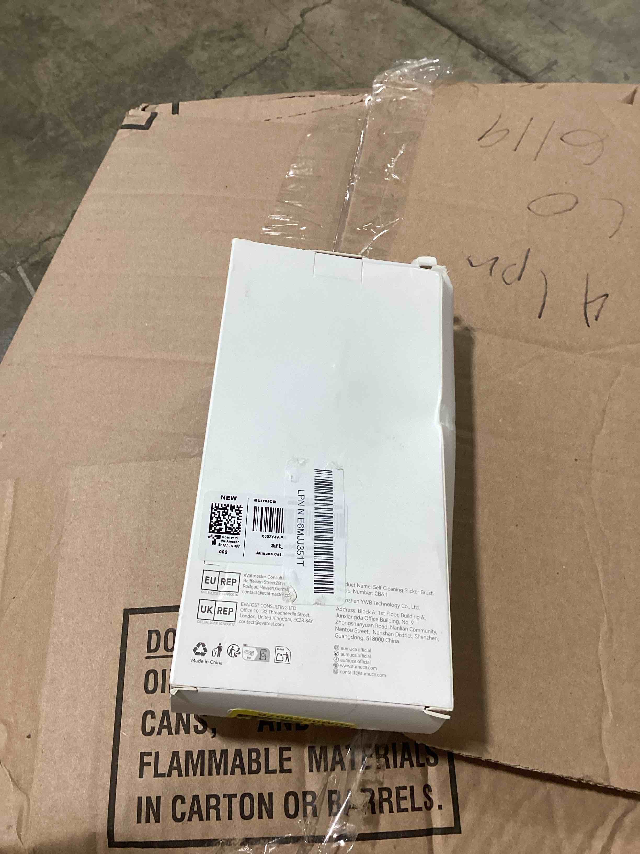 Condition photo showing Good Condition for pet brush