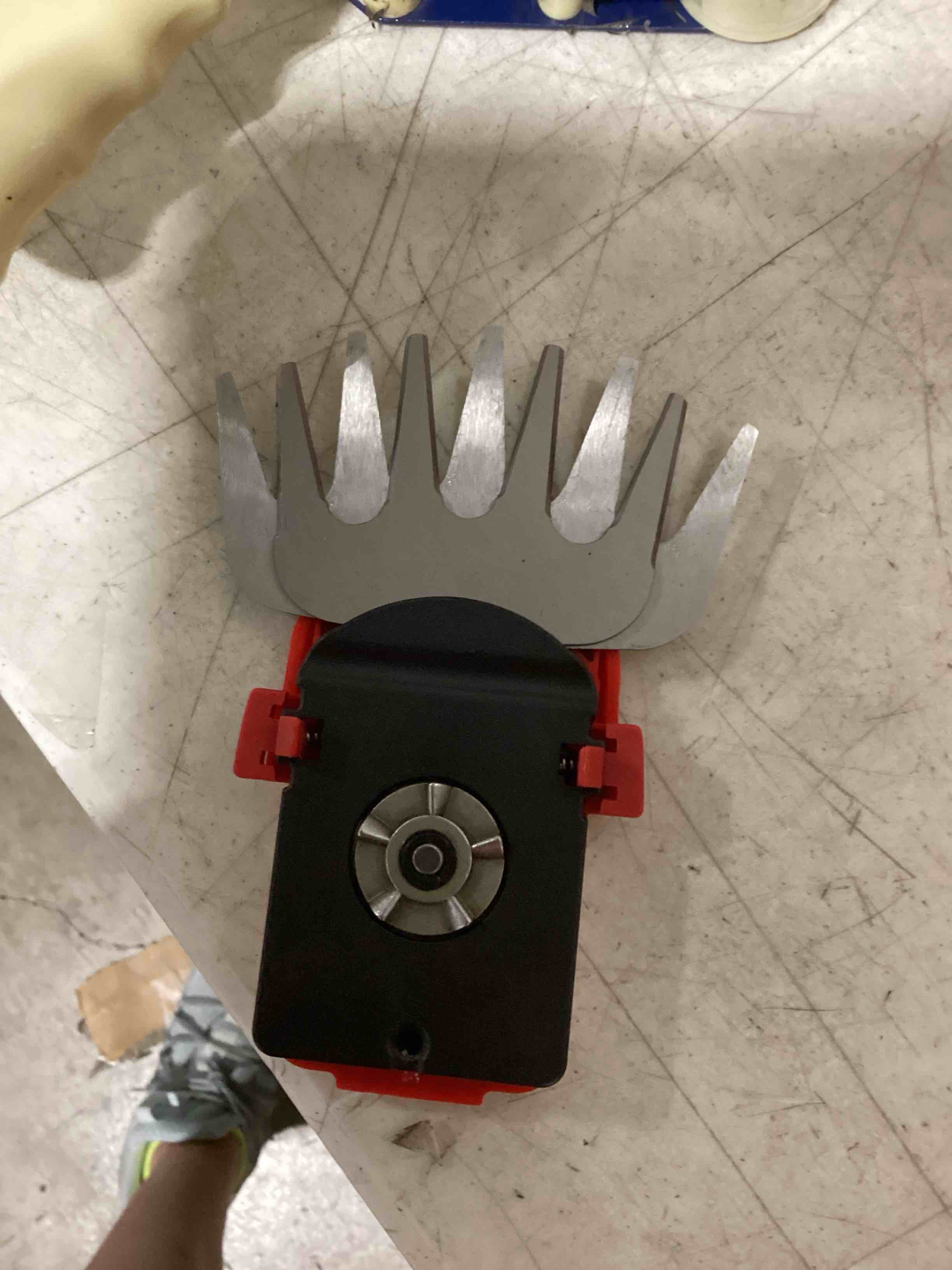 Condition photo showing As Is for 4 inch grass shear blades,hedge trimmer blade assembly compatible with wg801 garden shears easyshea or cordless handheld grass trimmer mini hedge trimmer