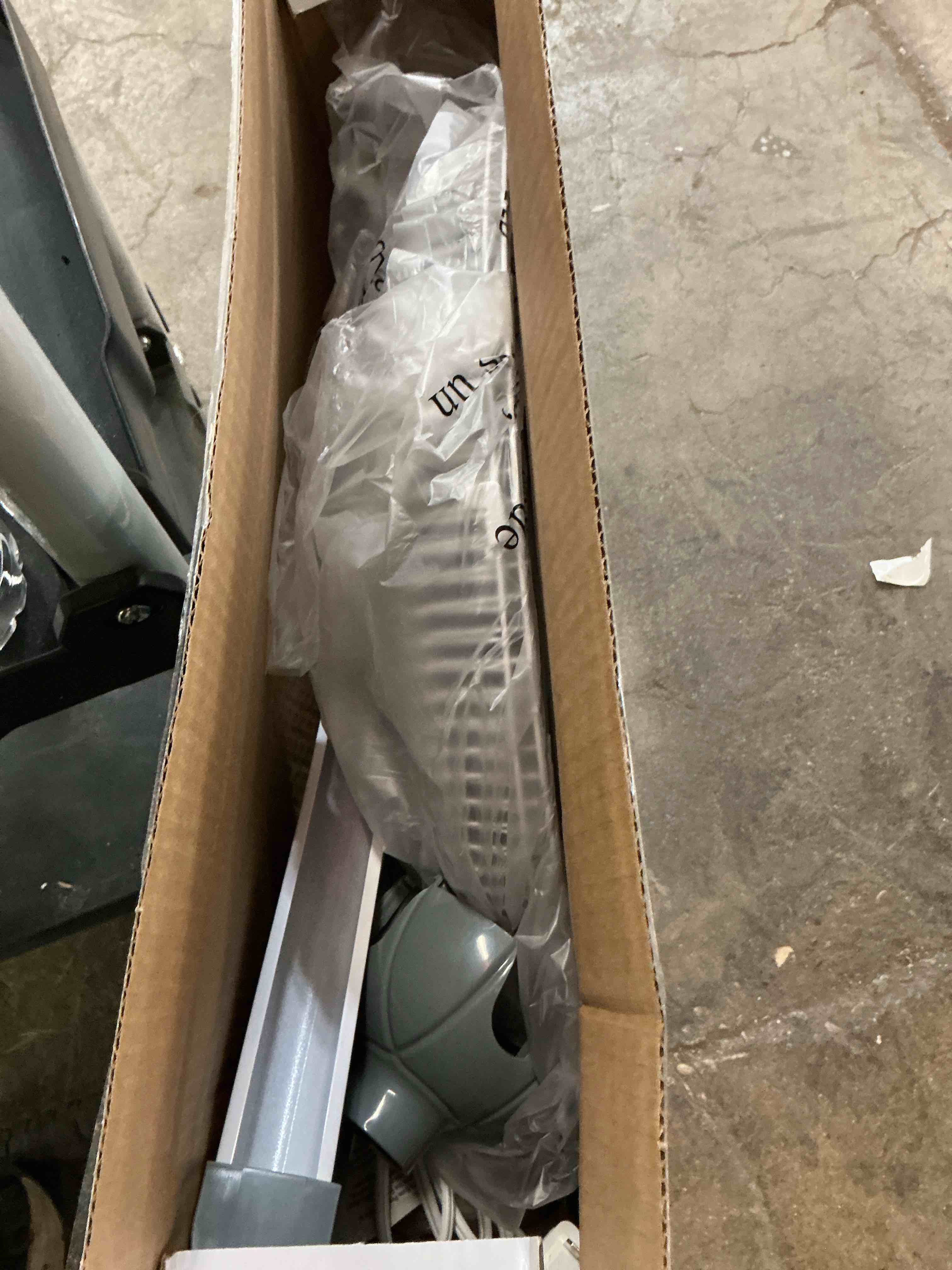 Condition photo showing As Is for utilitech 16-in 3-speed indoor white oscillating pedestal fan sp8-6rr s3