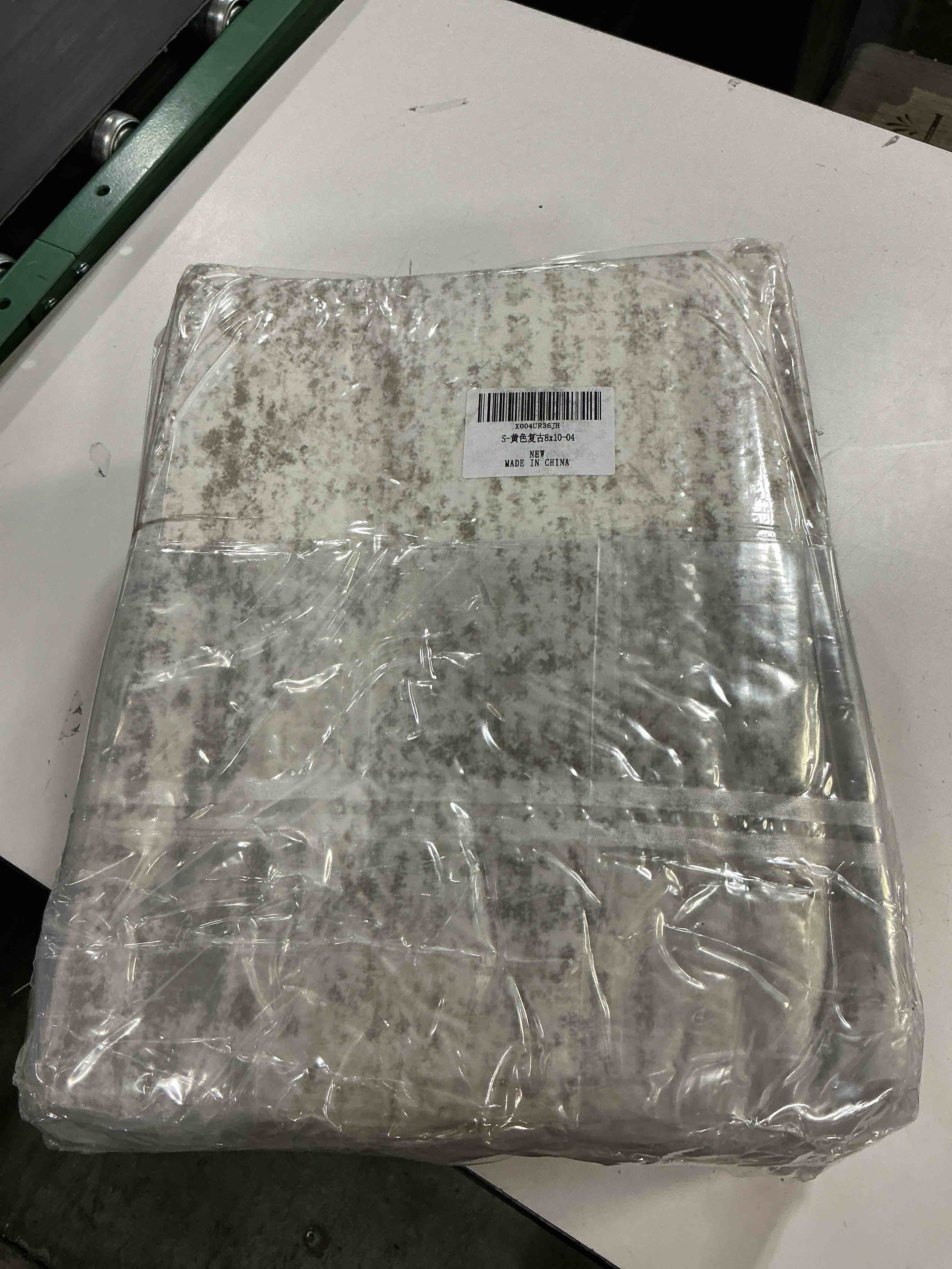 Condition photo showing New/Like New for washable rugs 8x10 area rugs for living room,ultra soft faux wool retro rugs for bedroom,dining room,non slip&non-shedding low pile vintage print rug indoor large carpets for home office decor