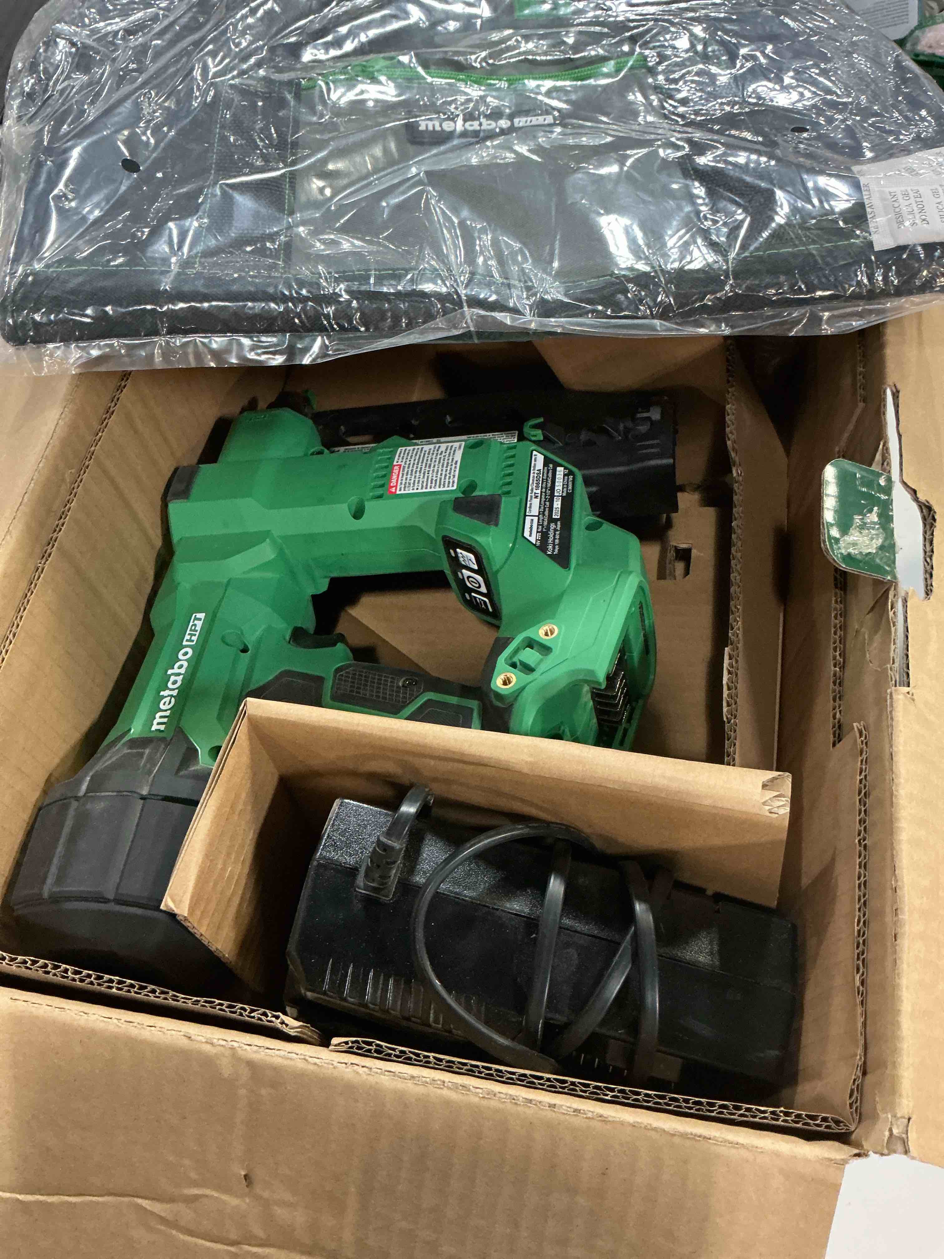 Condition photo showing Good Condition for metabo hpt 18v multivolt brushless pro 16-ga straight finish nailer kit, 16 gauge finish nailer, power tool with 2.0ah lithium ion battery, 1" to 2-1/2" nails, powerful brushless motor, nt1865dsa