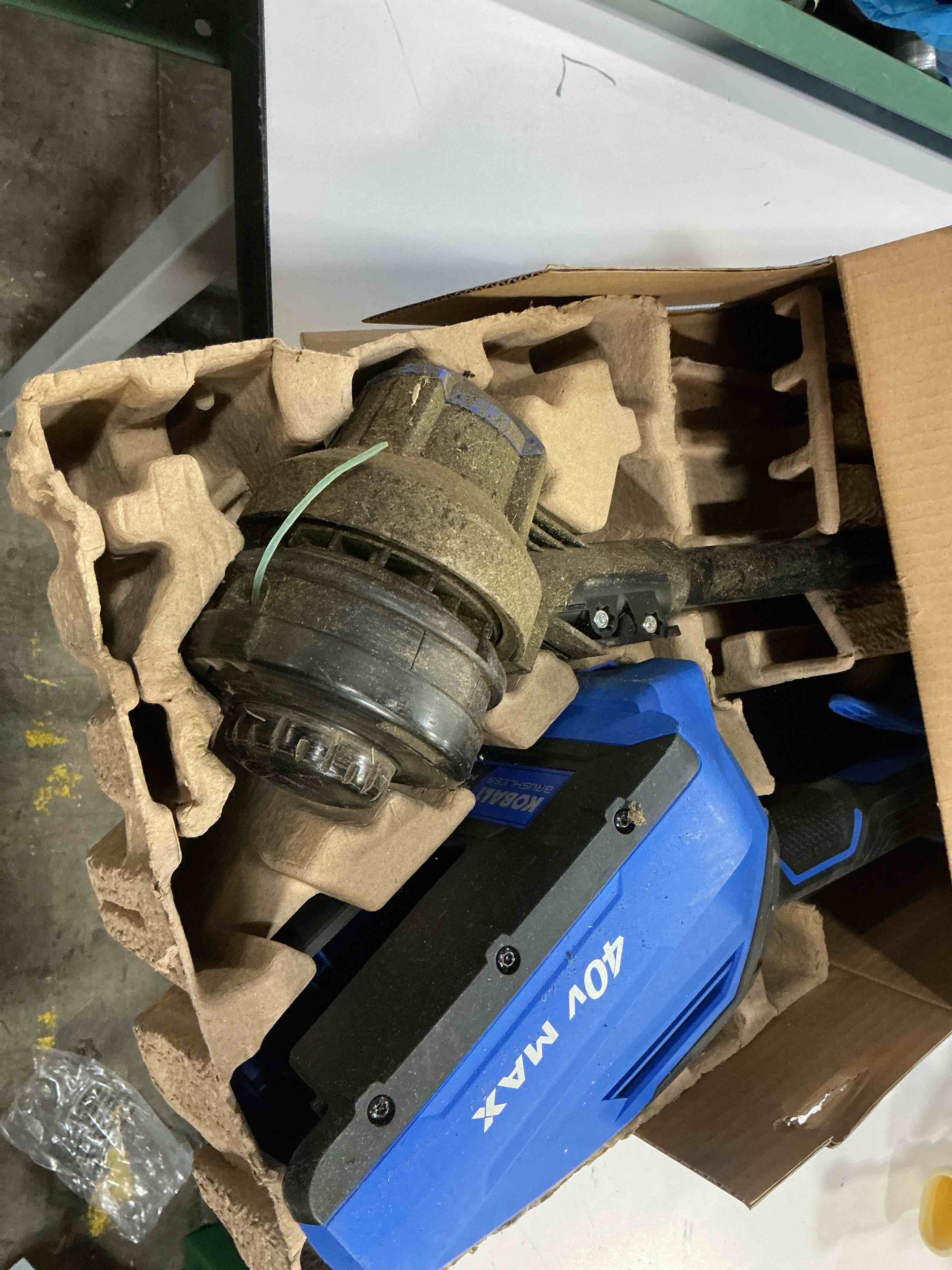 Condition photo showing As Is for kobalt string trimmer kit de orilladora