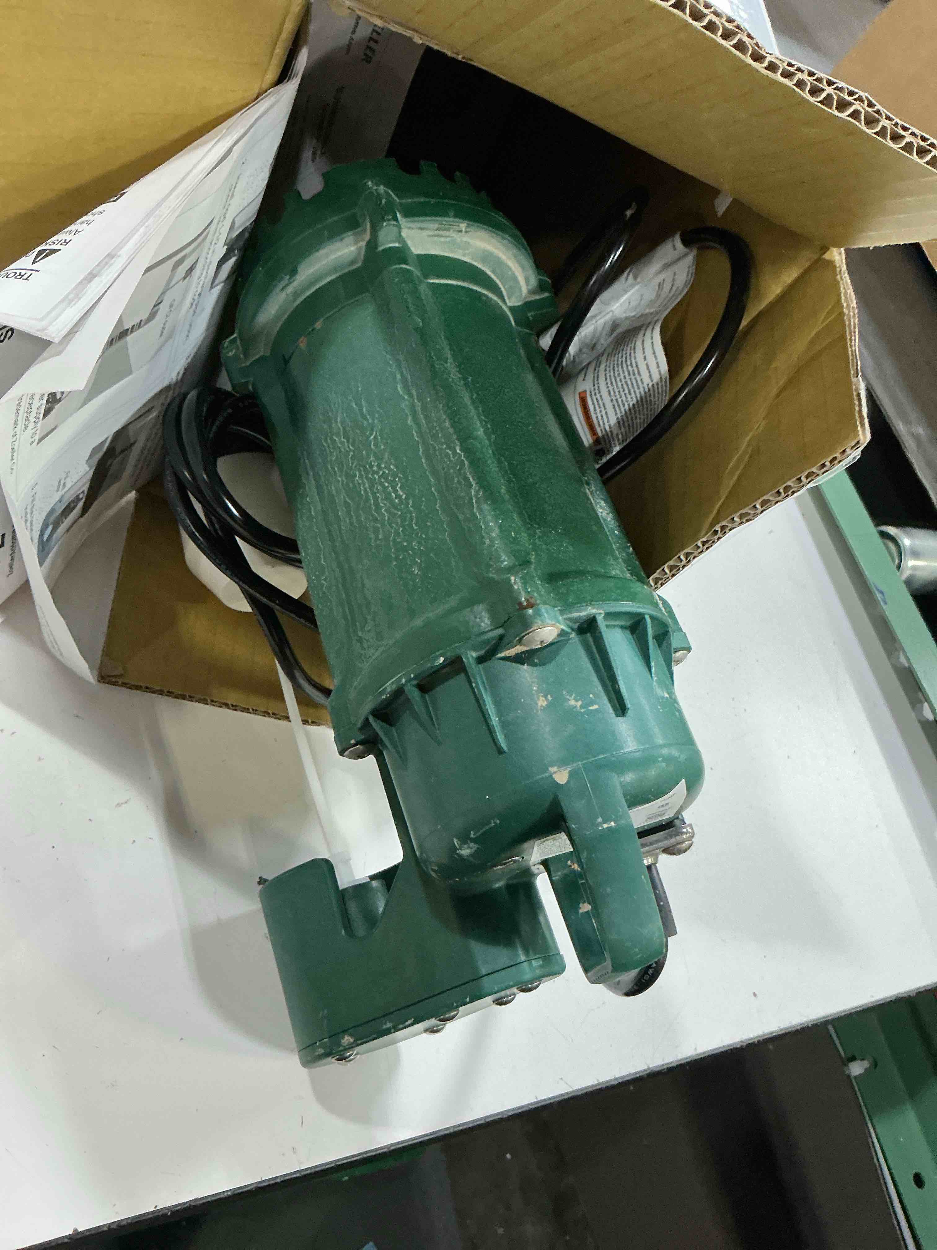 Condition photo showing As Is for zoeller 1/2 hp 115v cast iron submersible sump pump  60 gpm 1075-0001