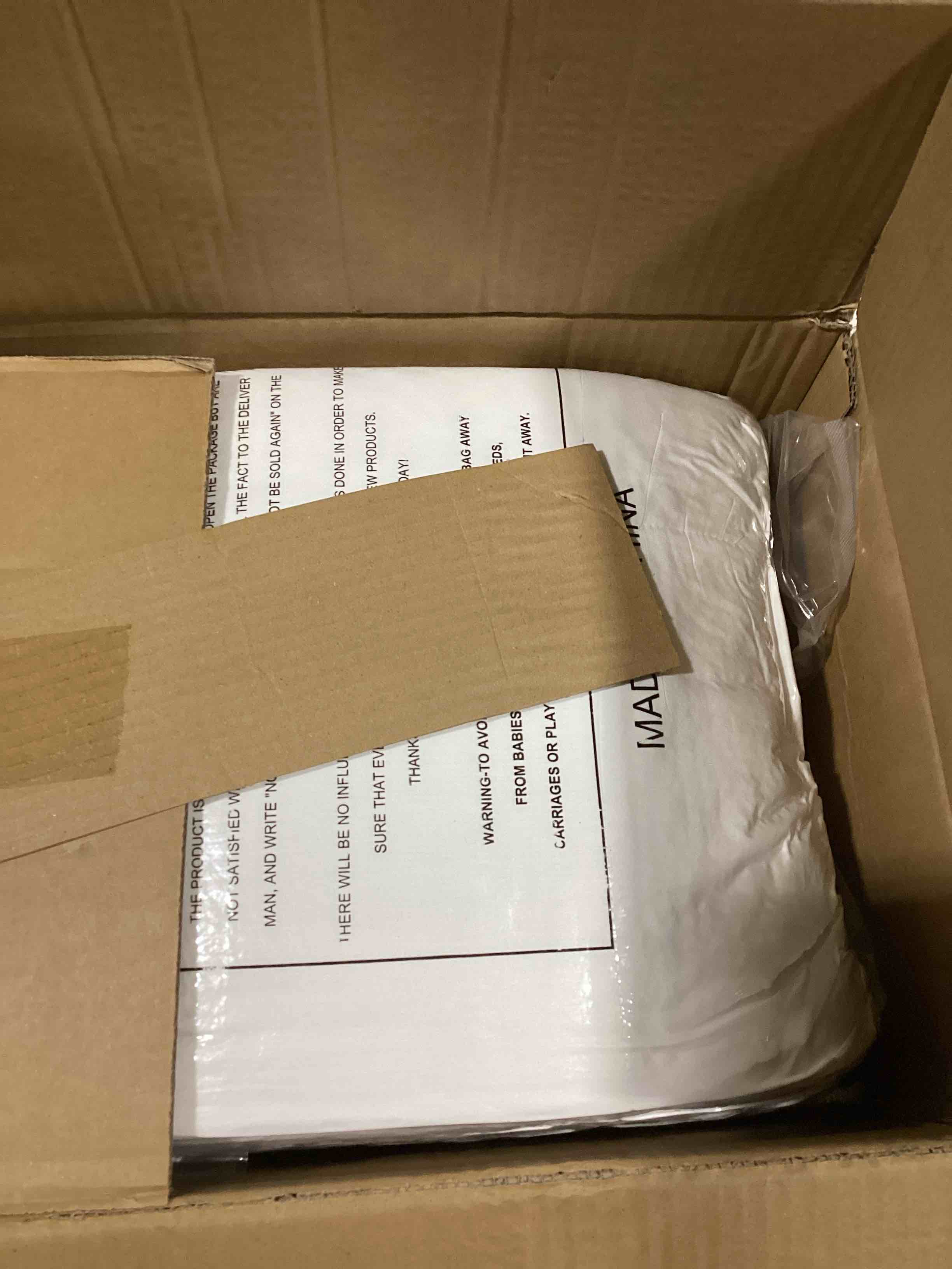 https://s3.amazonaws.com/lotting-images-prod/bidfta/TEA6182018_1783444334540.jpeg