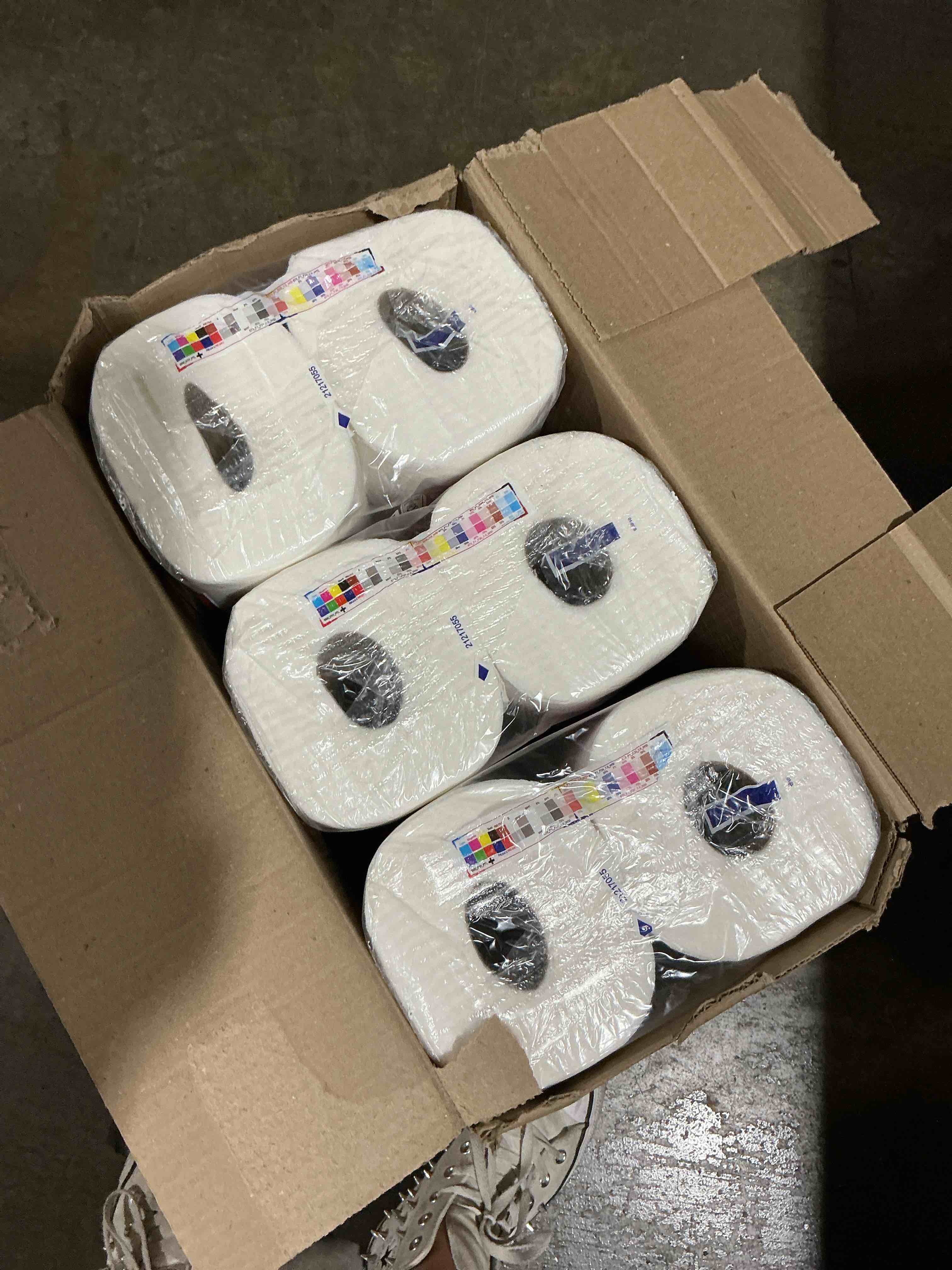 https://s3.amazonaws.com/lotting-images-prod/bidfta/TEA6215499_1789566849193.jpeg