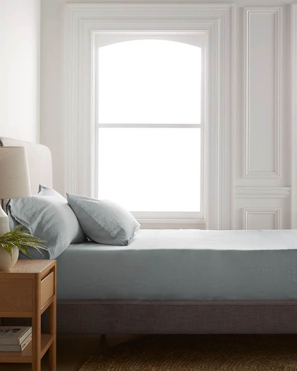 Condition photo showing Good Condition for (no shams or flat sheet) quince- king size european linen fitted sheet set, color mist