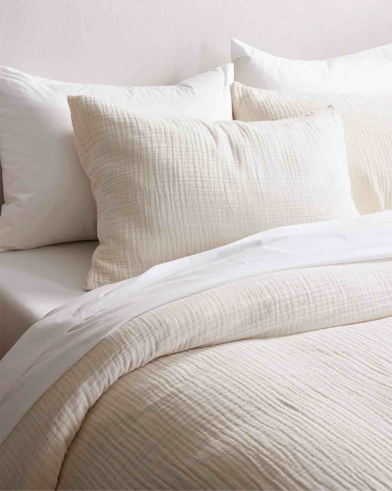 Condition photo showing Good Condition for (single pillow case only) quince- organic cotton gauze duvet cover set in color undyed