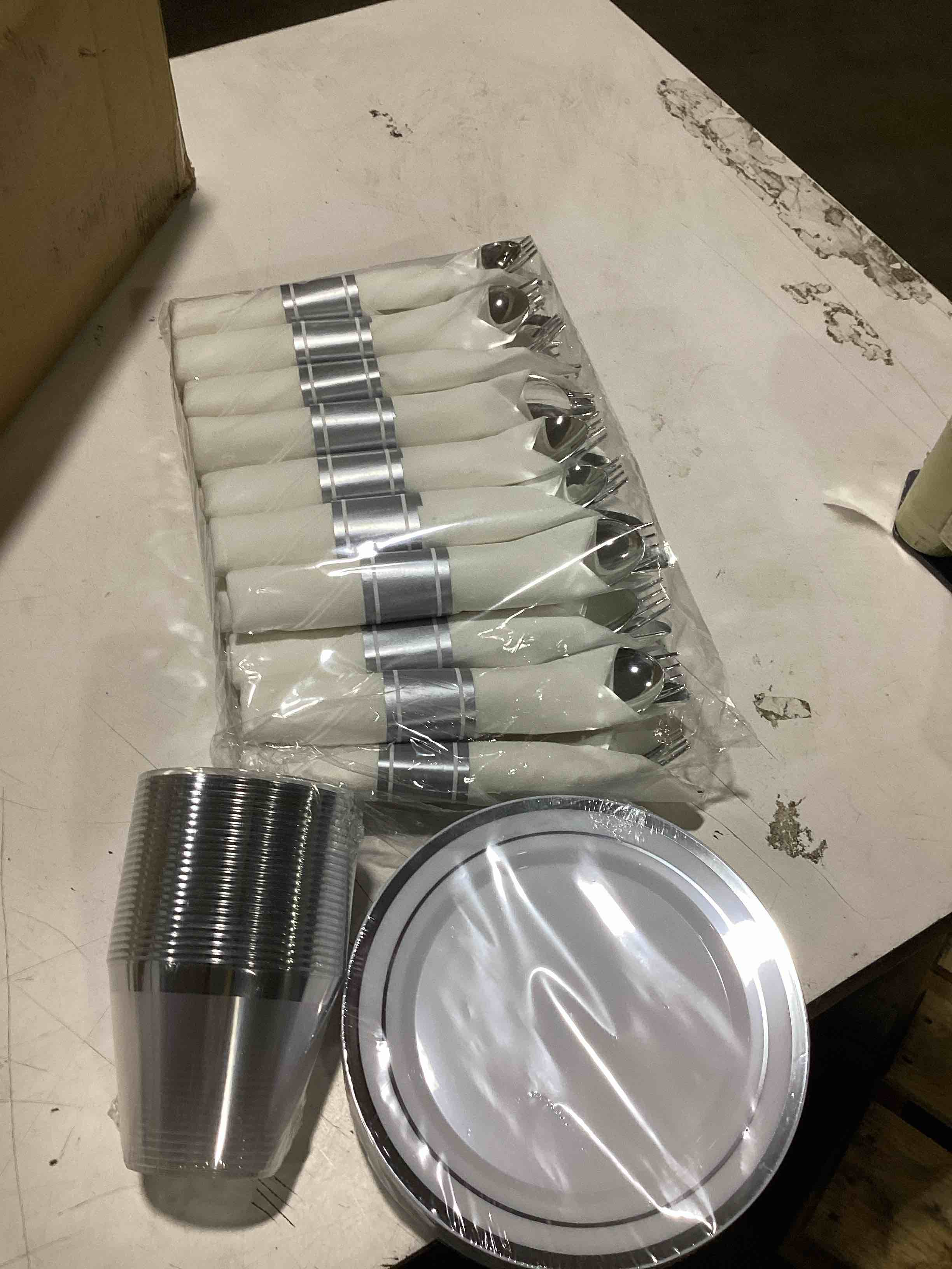 https://s3.amazonaws.com/lotting-images-prod/bidfta/TEA6239993_1789648899314.jpeg