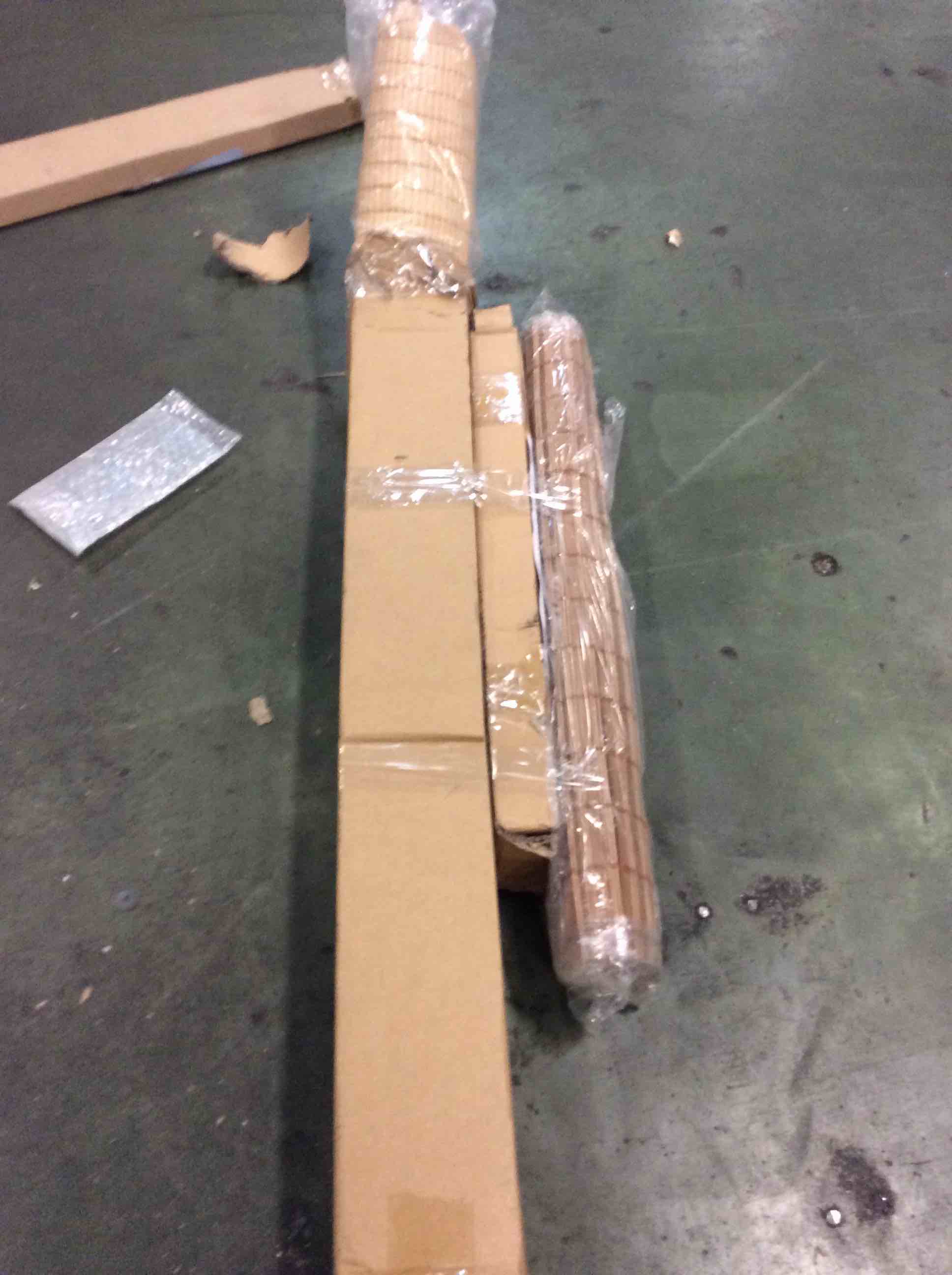 Condition photo showing Good Condition for assorted lot of 3 window blinds varies size
