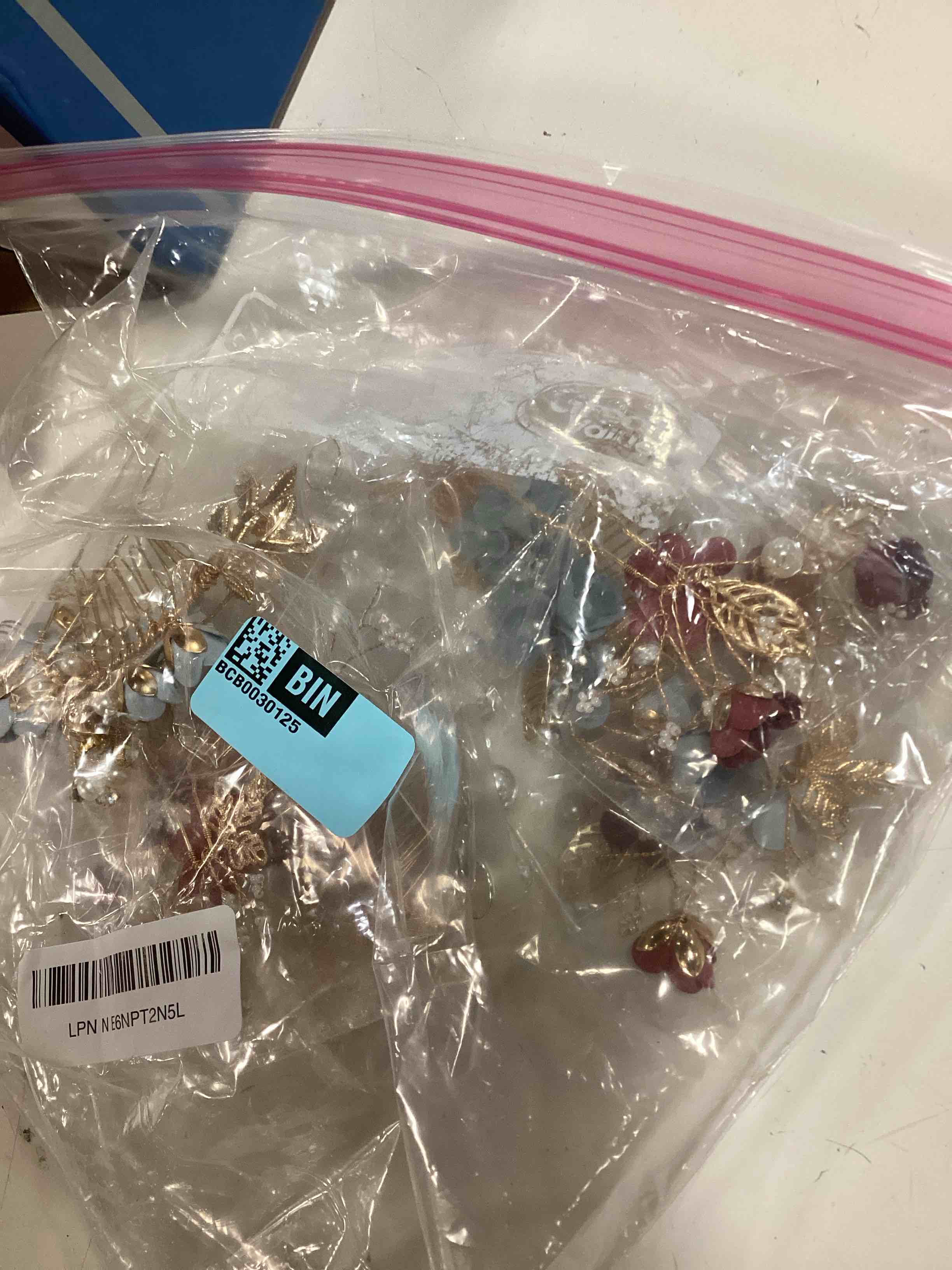 Condition photo showing As Is for insowni 20 pack classic white dusty pink blue flower bridal wedding hair side combs+u-shaped flower hair pins+twist spiral pearl hair pins pieces headpieces accessories for brides bridesmaids women wine red