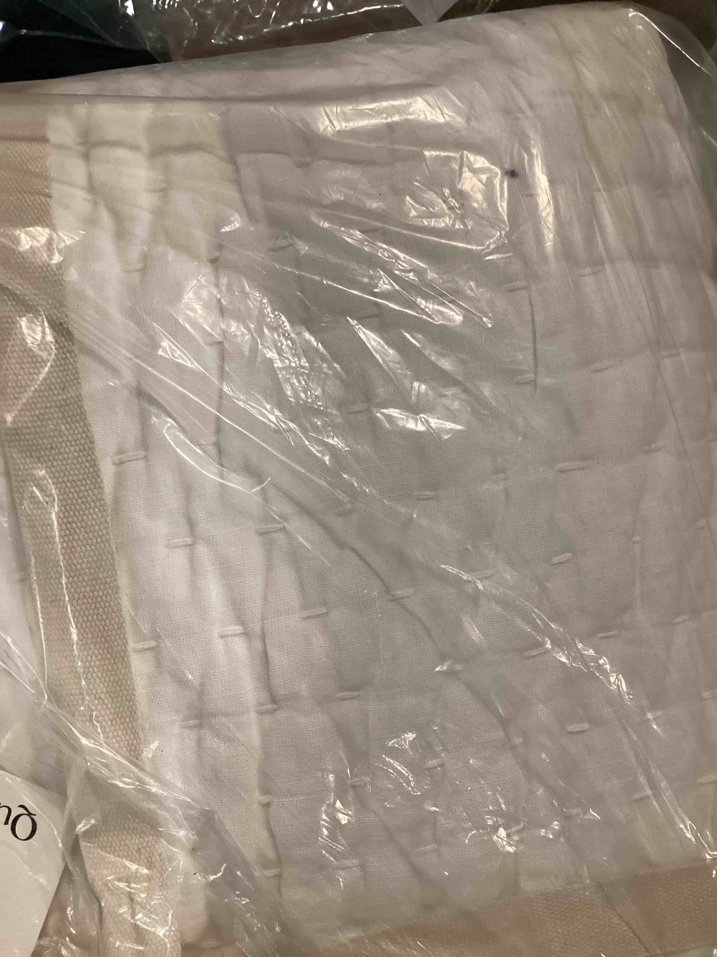 Condition photo showing Good Condition for european linen cotton stitch quilt, full/queen, white