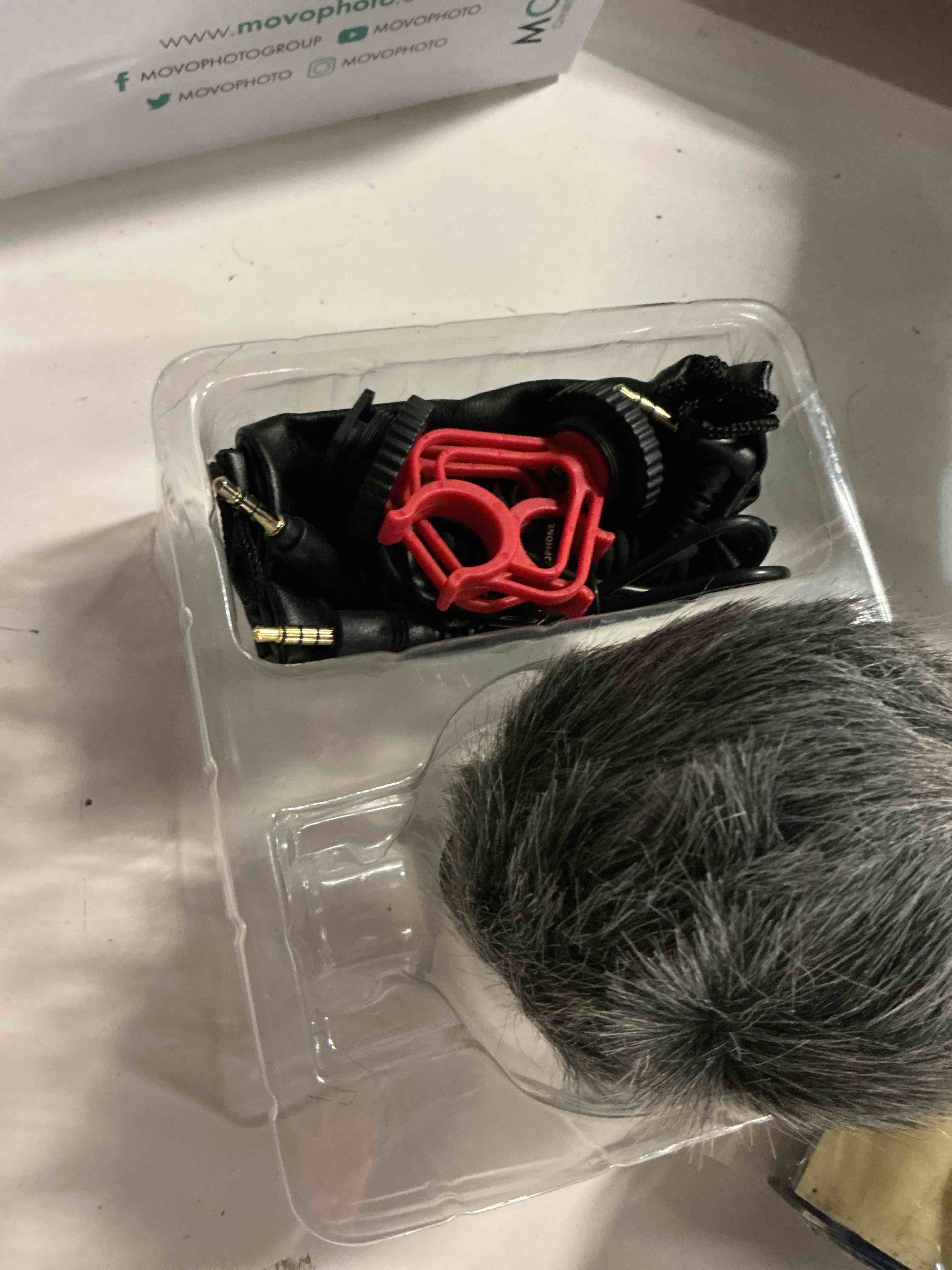 Condition photo showing Good Condition for movo vxr10 universal shotgun mic for camera - camera microphone for dslr, iphone and android smartphones - compatible with canon eos, nikon, and sony cameras - with shock mount, deadcat windscreen