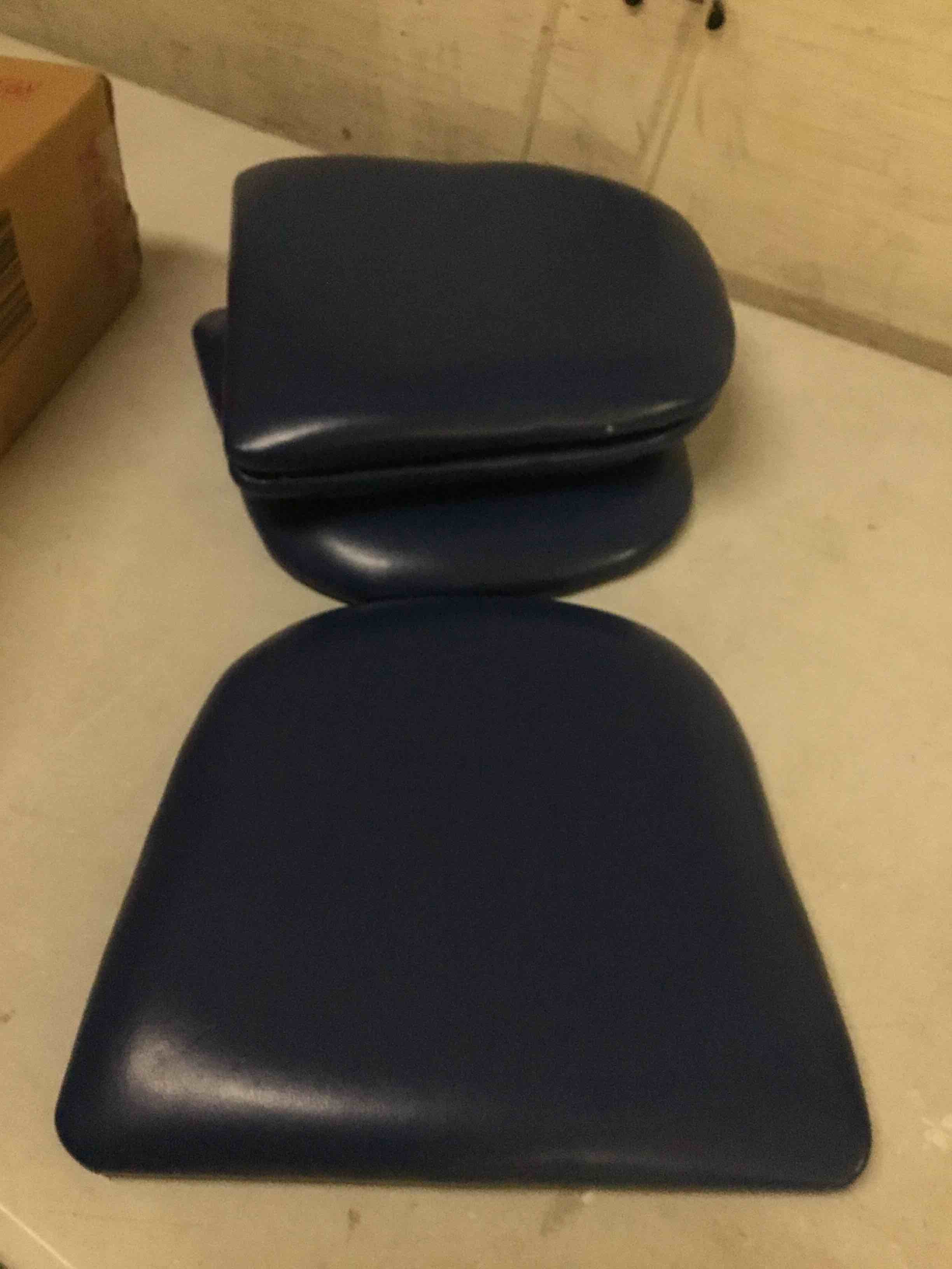 Condition photo showing Good Condition for replacement  padded seat  blue ( 4 pack ) 