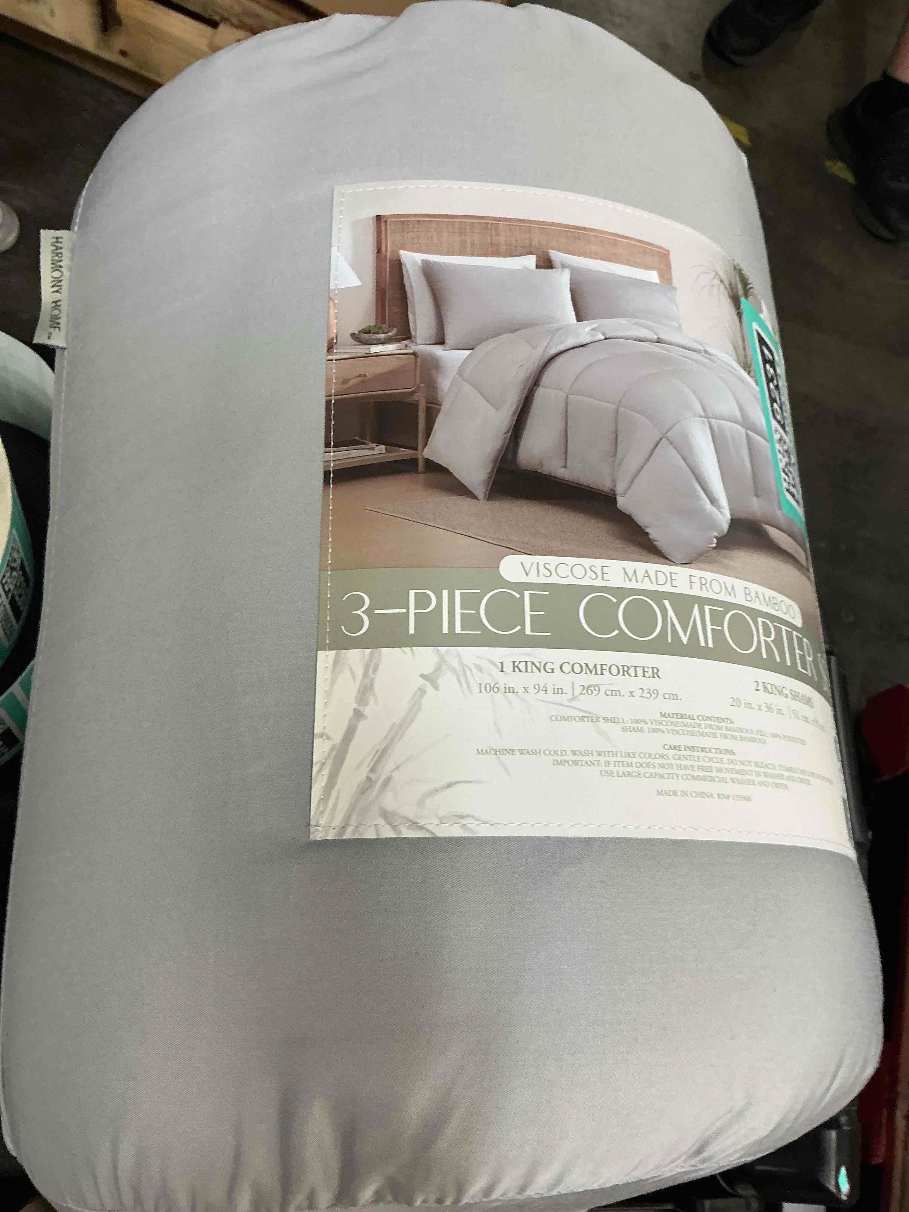 Condition photo showing New/Like New for bamboo harmony 3-piece viscose made from bamboo comforter set king