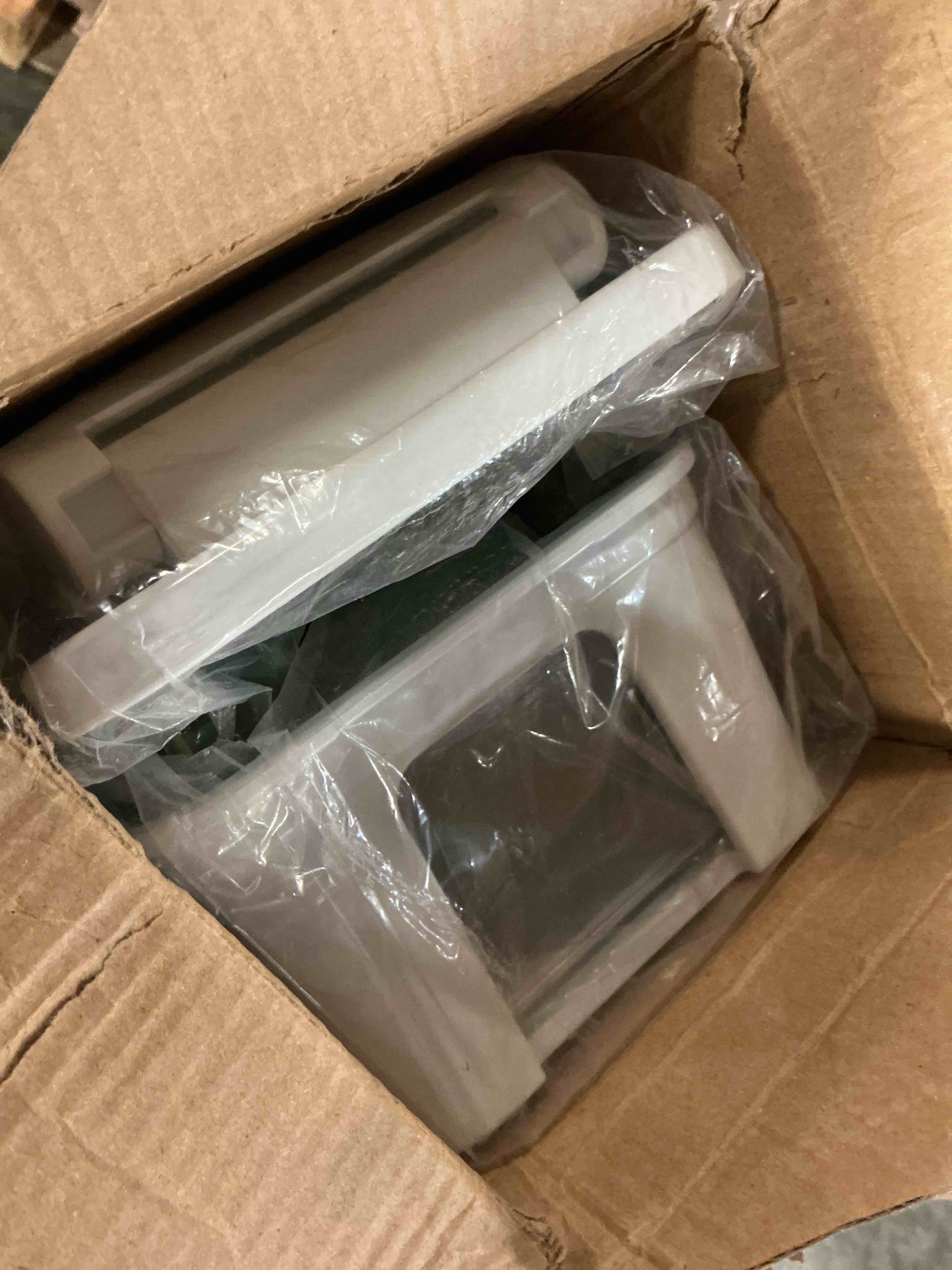 https://s3.amazonaws.com/lotting-images-prod/bidfta/TEA7101729_1789561676065.jpeg