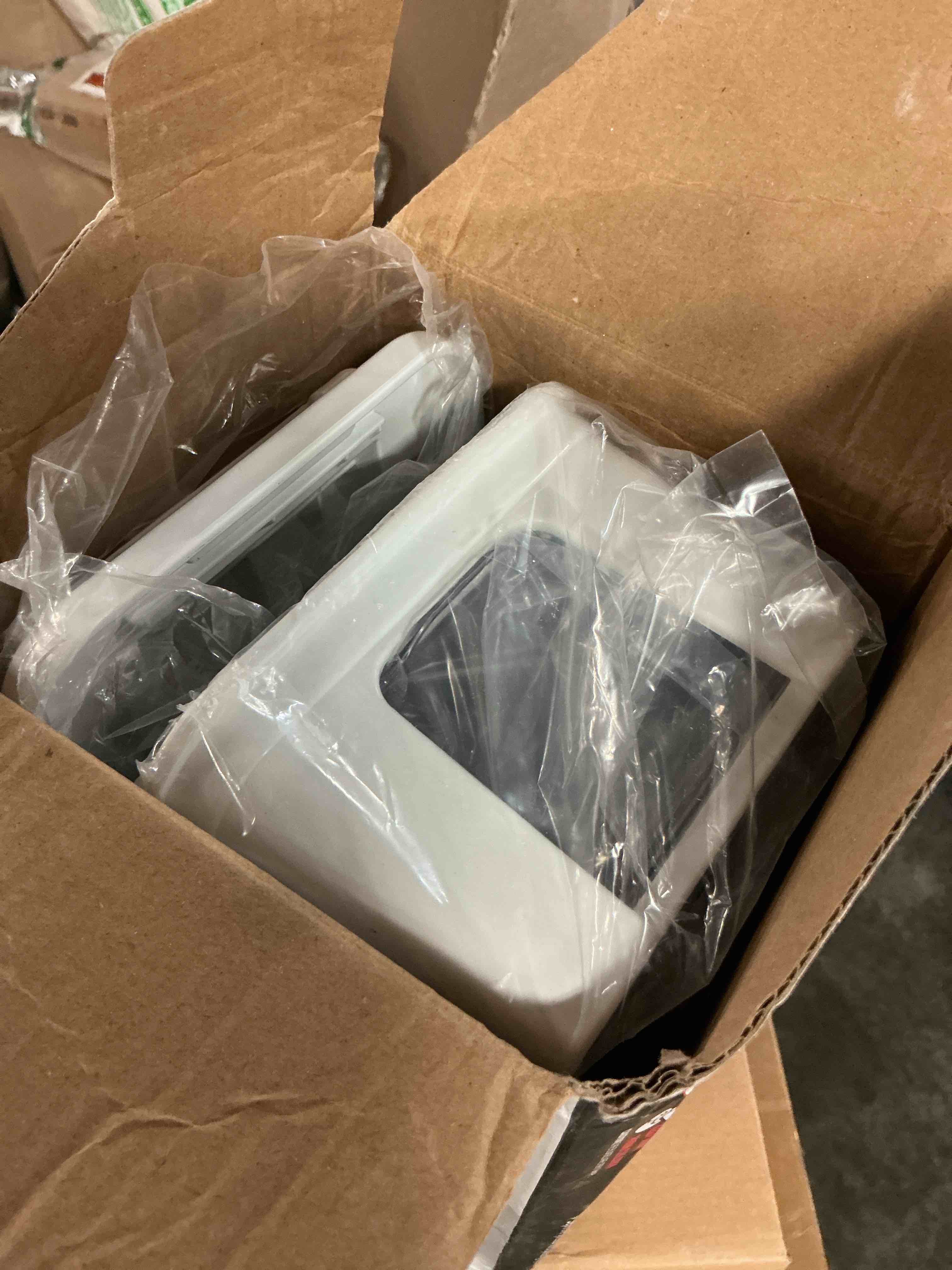https://s3.amazonaws.com/lotting-images-prod/bidfta/TEA7101737_1789564310520.jpeg