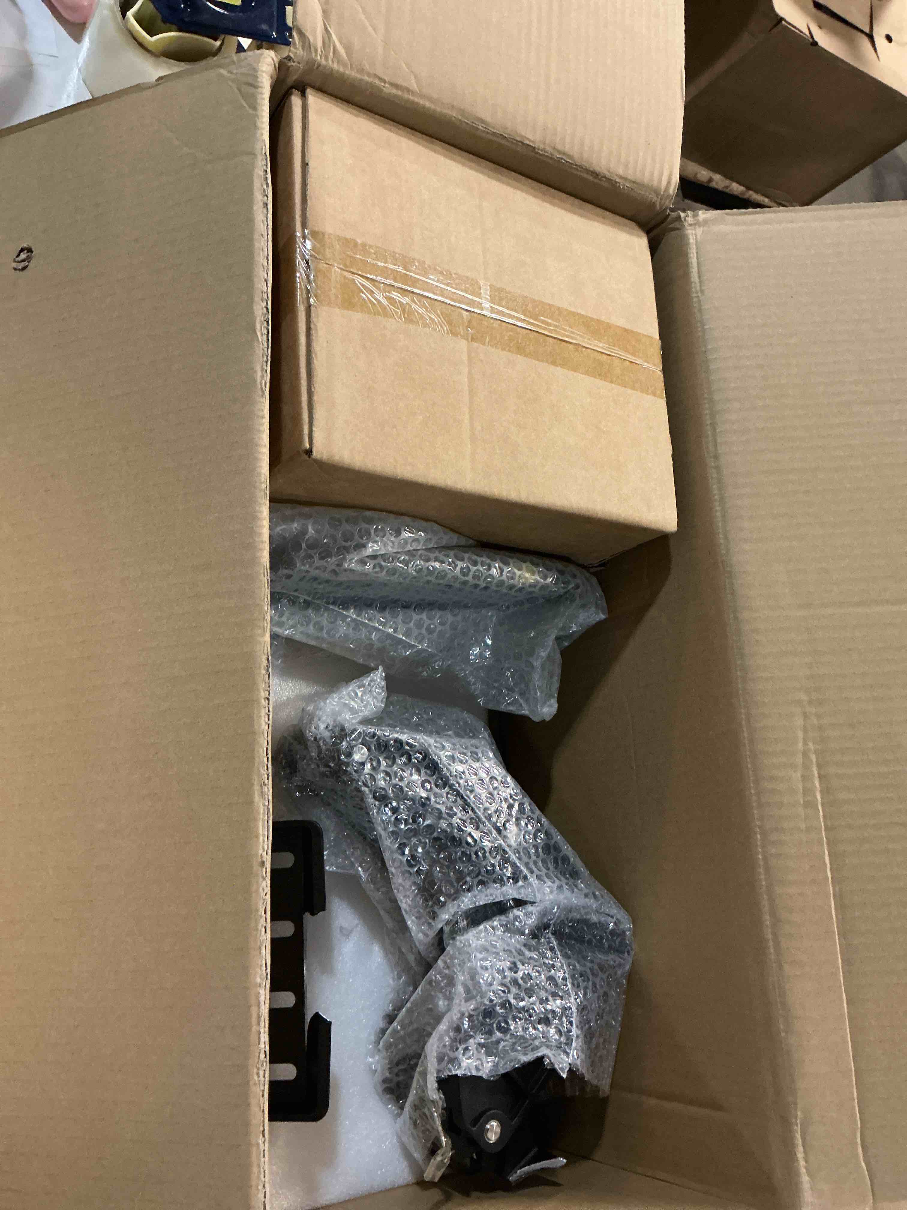 https://s3.amazonaws.com/lotting-images-prod/bidfta/TEA7147795_1789561142233.jpeg