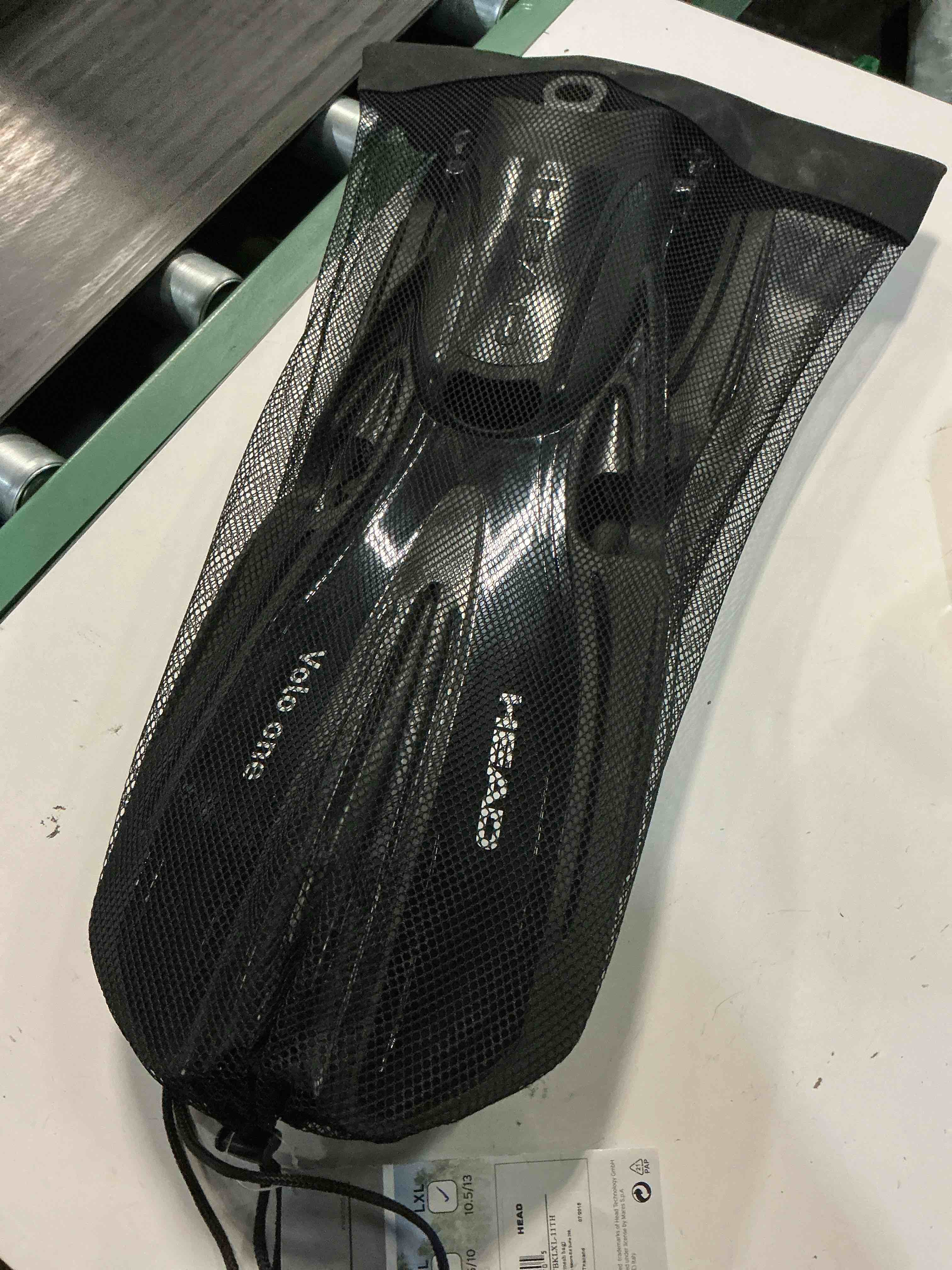 Condition photo showing New/Like New for head volo one black swimming snorkeling diving scuba fins w/ mesh bag set, l/xl