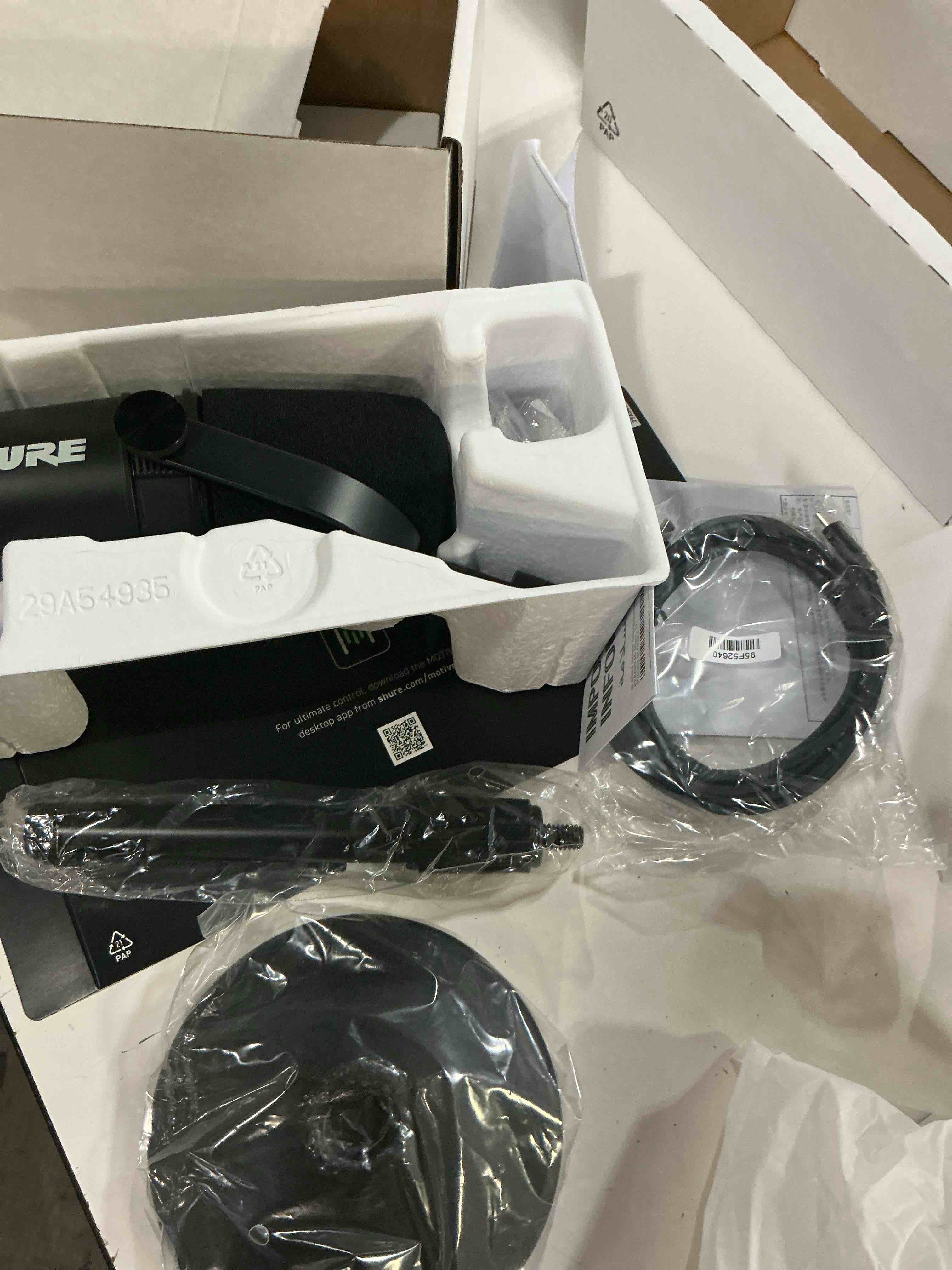 https://s3.amazonaws.com/lotting-images-prod/bidfta/TEA7455951_1782990683860.jpeg