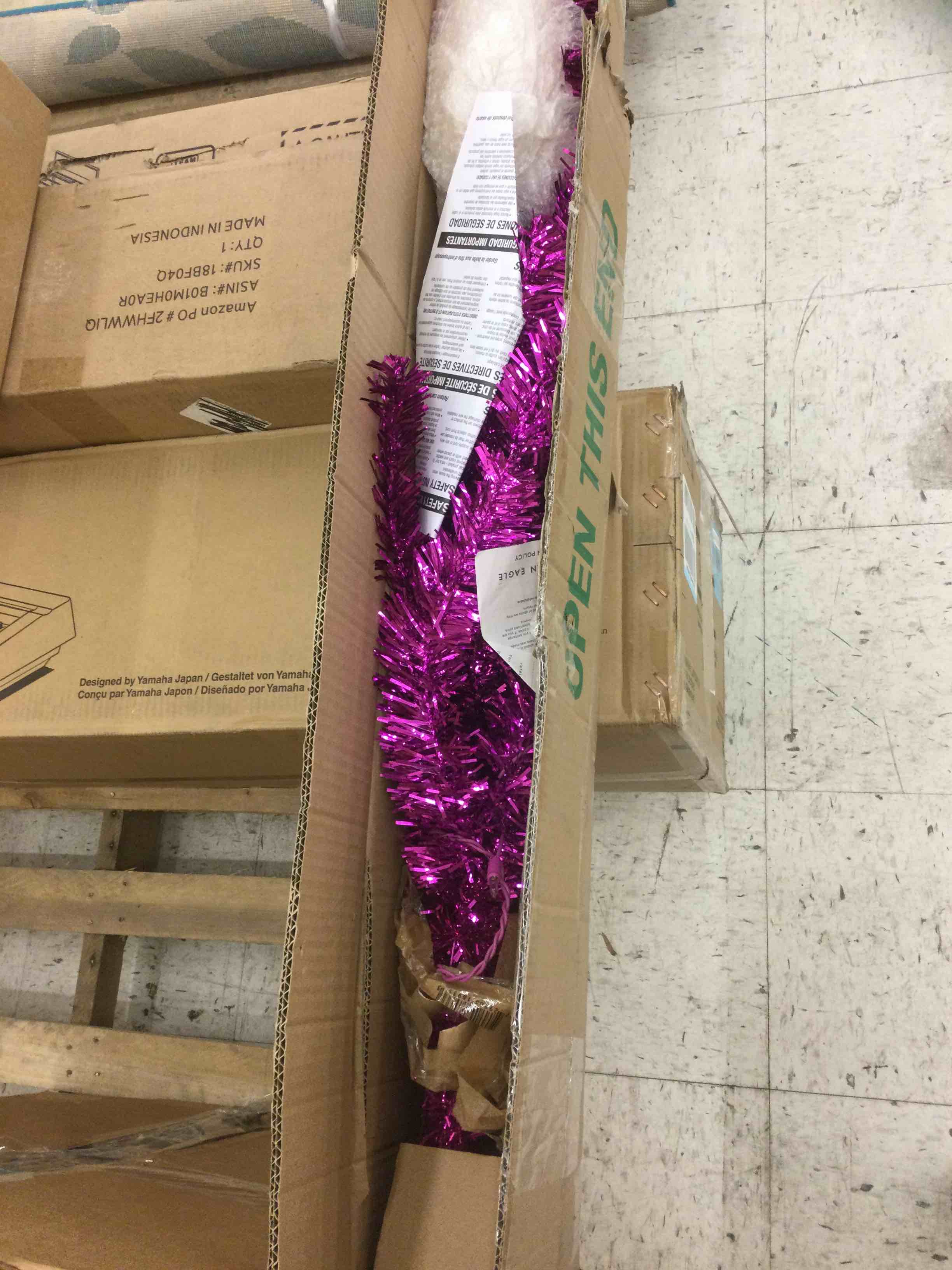 https://s3.amazonaws.com/lotting-images-prod/bidfta/WC068930_1643732909638.jpeg