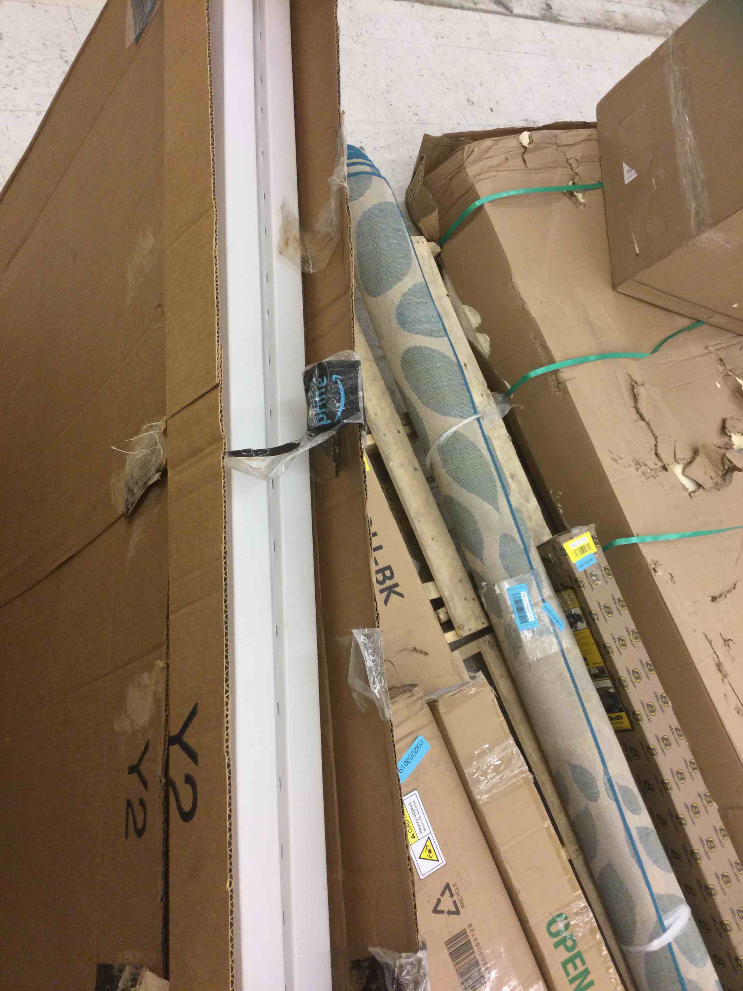 https://s3.amazonaws.com/lotting-images-prod/bidfta/WC068932_1643733784528.jpeg
