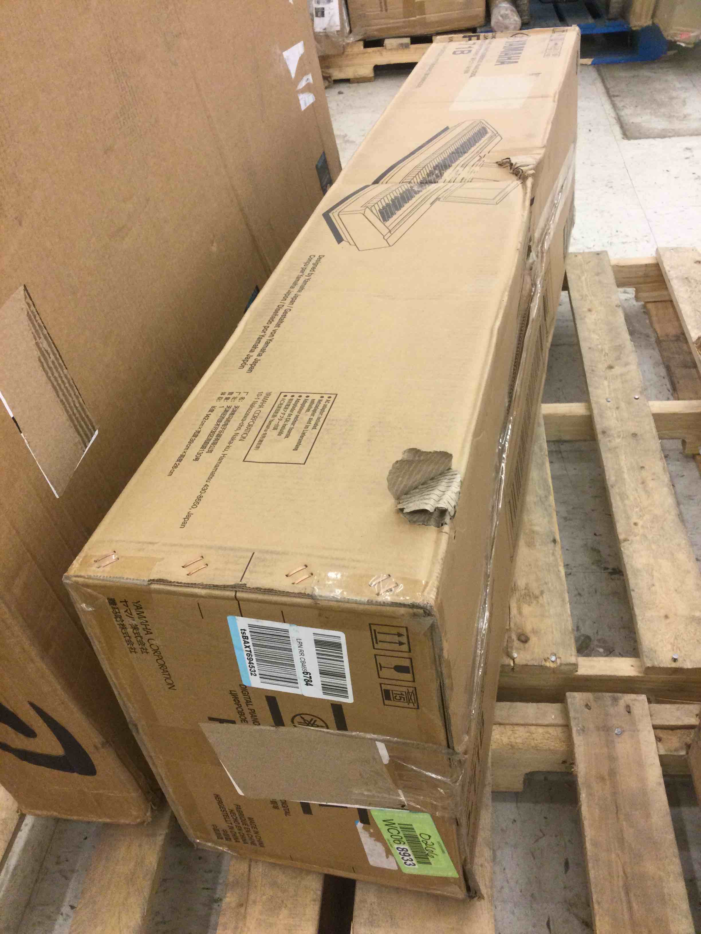 https://s3.amazonaws.com/lotting-images-prod/bidfta/WC068933_1643734187301.jpeg