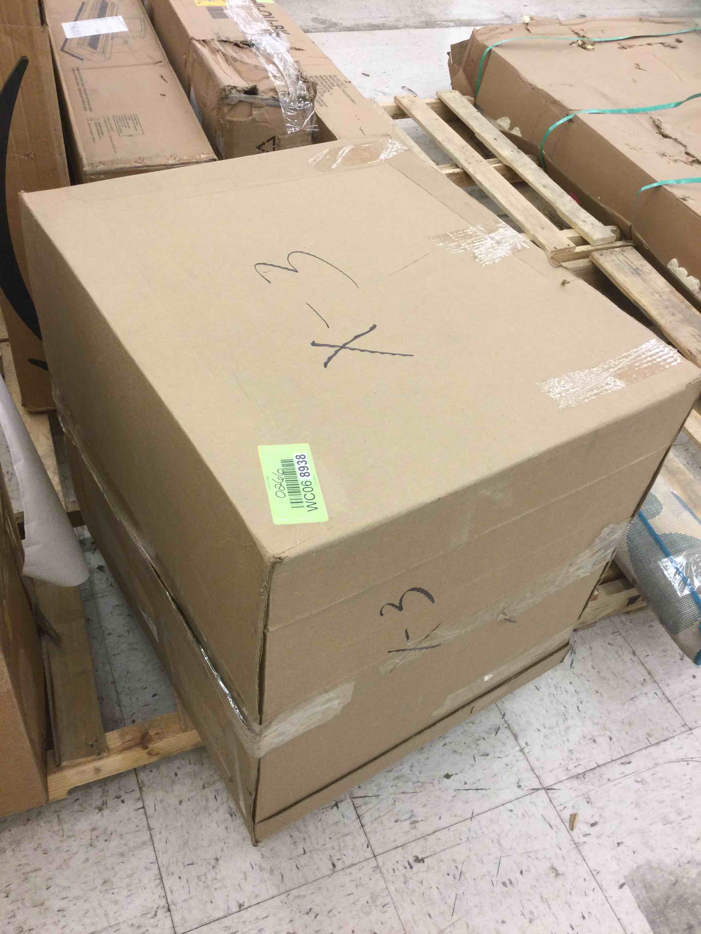 https://s3.amazonaws.com/lotting-images-prod/bidfta/WC068938_1643735920359.jpeg