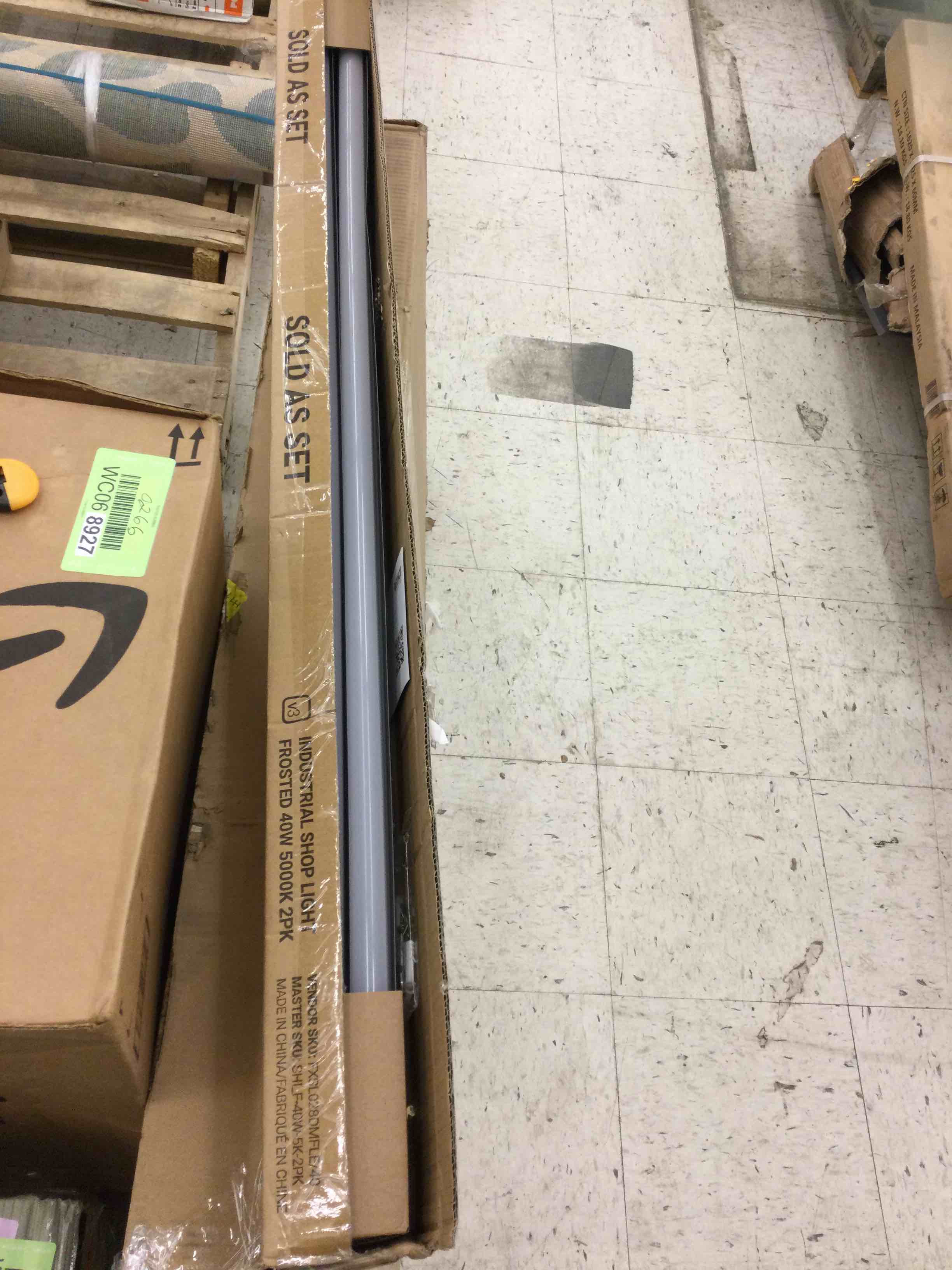 https://s3.amazonaws.com/lotting-images-prod/bidfta/WC068947_1643817050418.jpeg