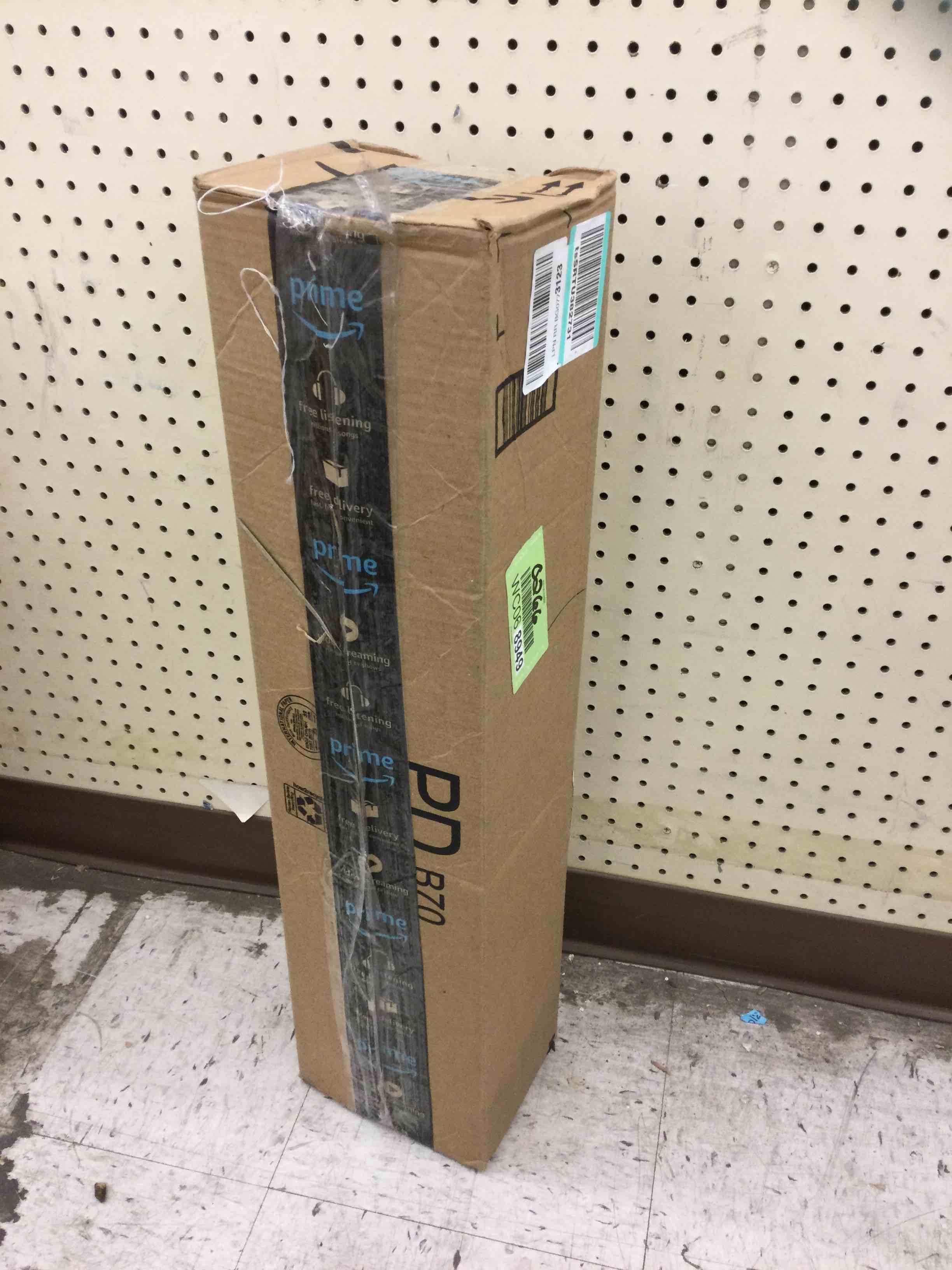 https://s3.amazonaws.com/lotting-images-prod/bidfta/WC068949_1643817705533.jpeg