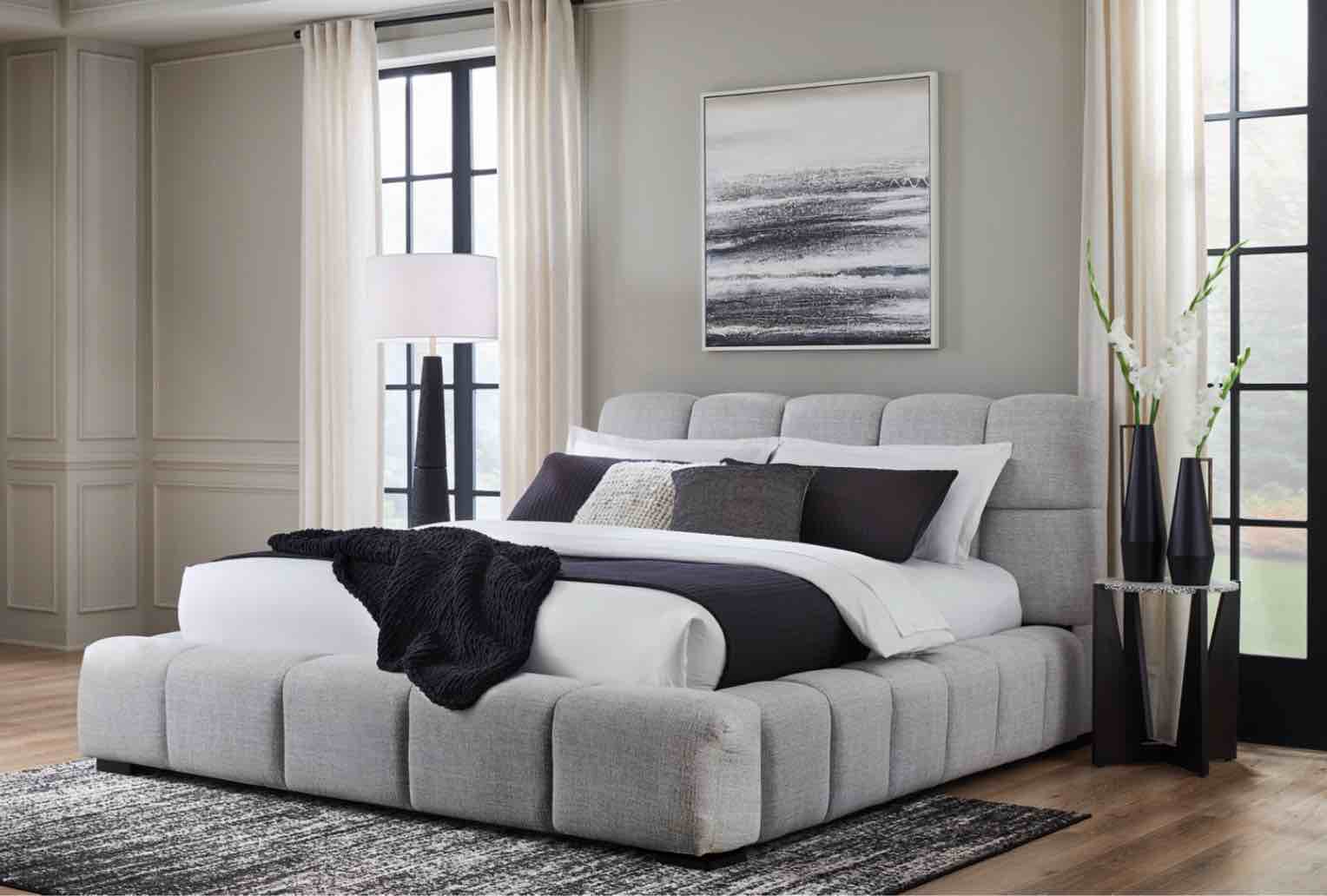  Queen Bed Burlap - Gray box 1/2 