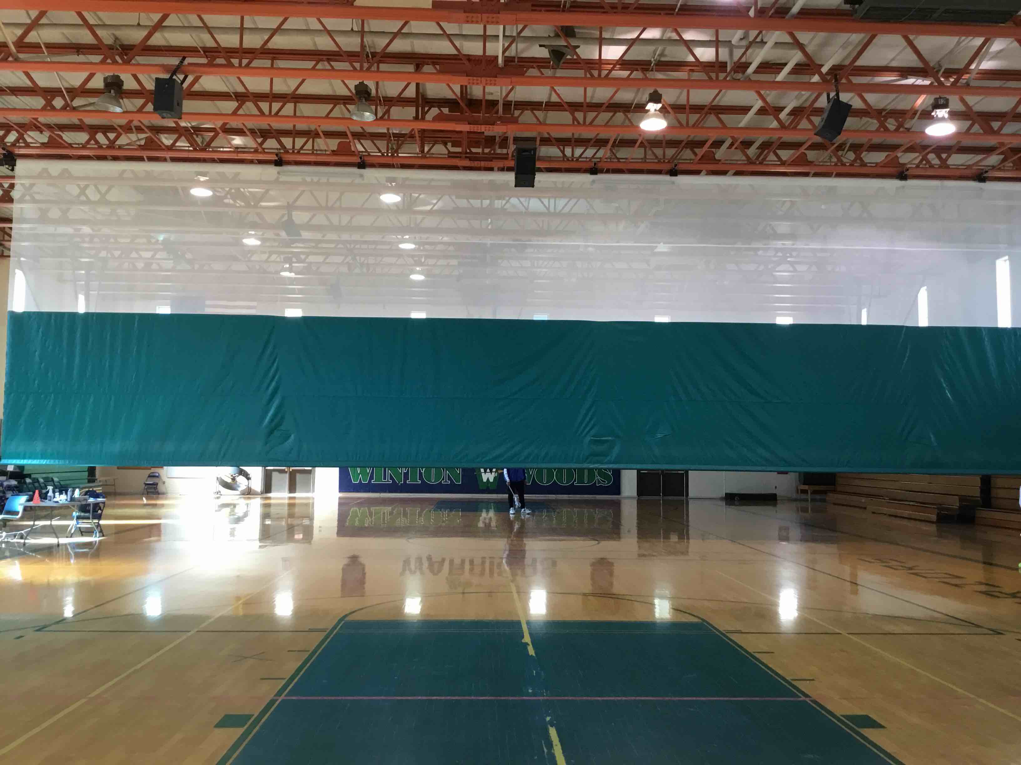 Gymnasium Screen Divider With Motor And Keys