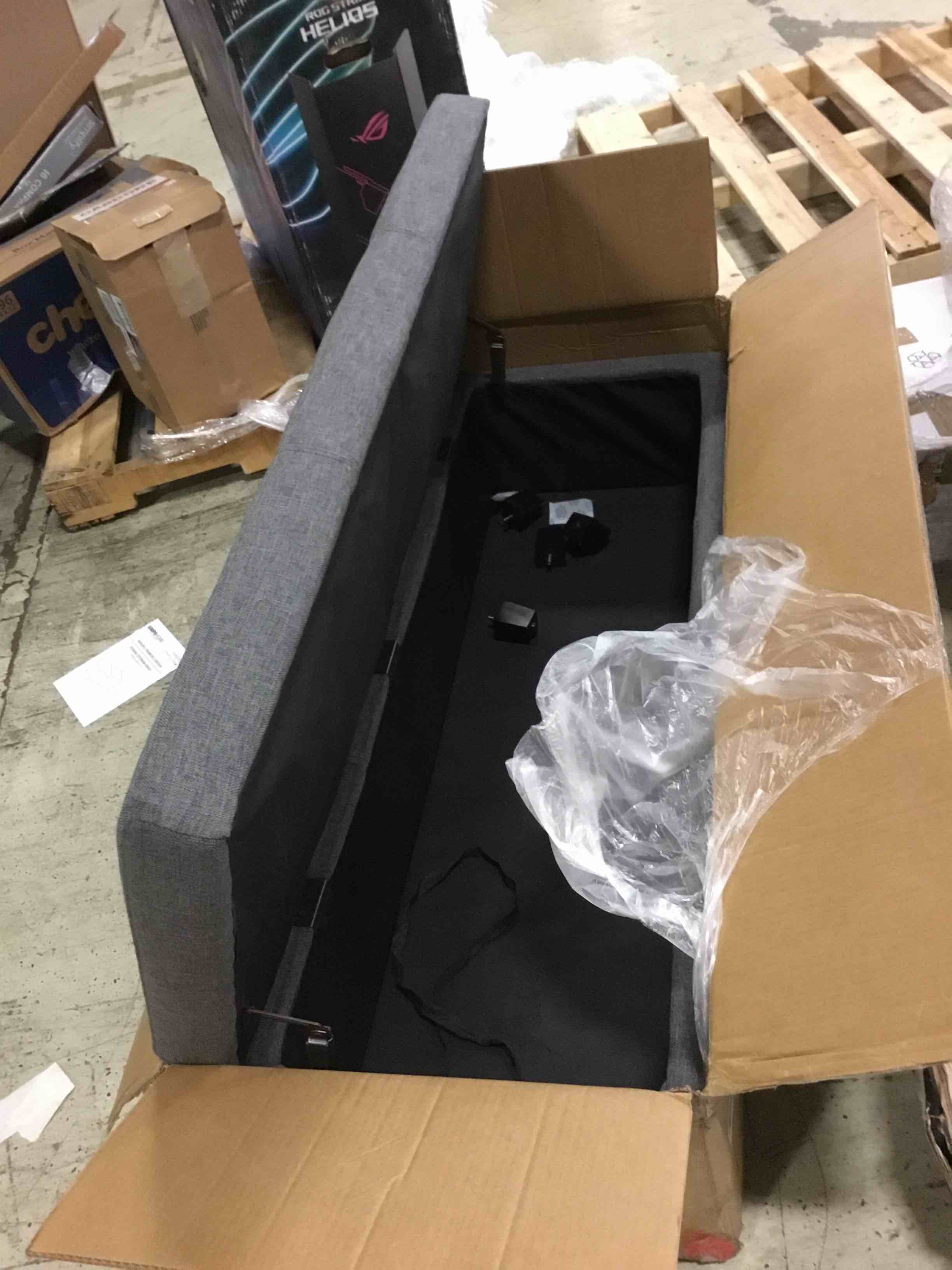 https://s3.amazonaws.com/lotting-images-prod/bidfta/YEL1232843_1622562334279.jpeg