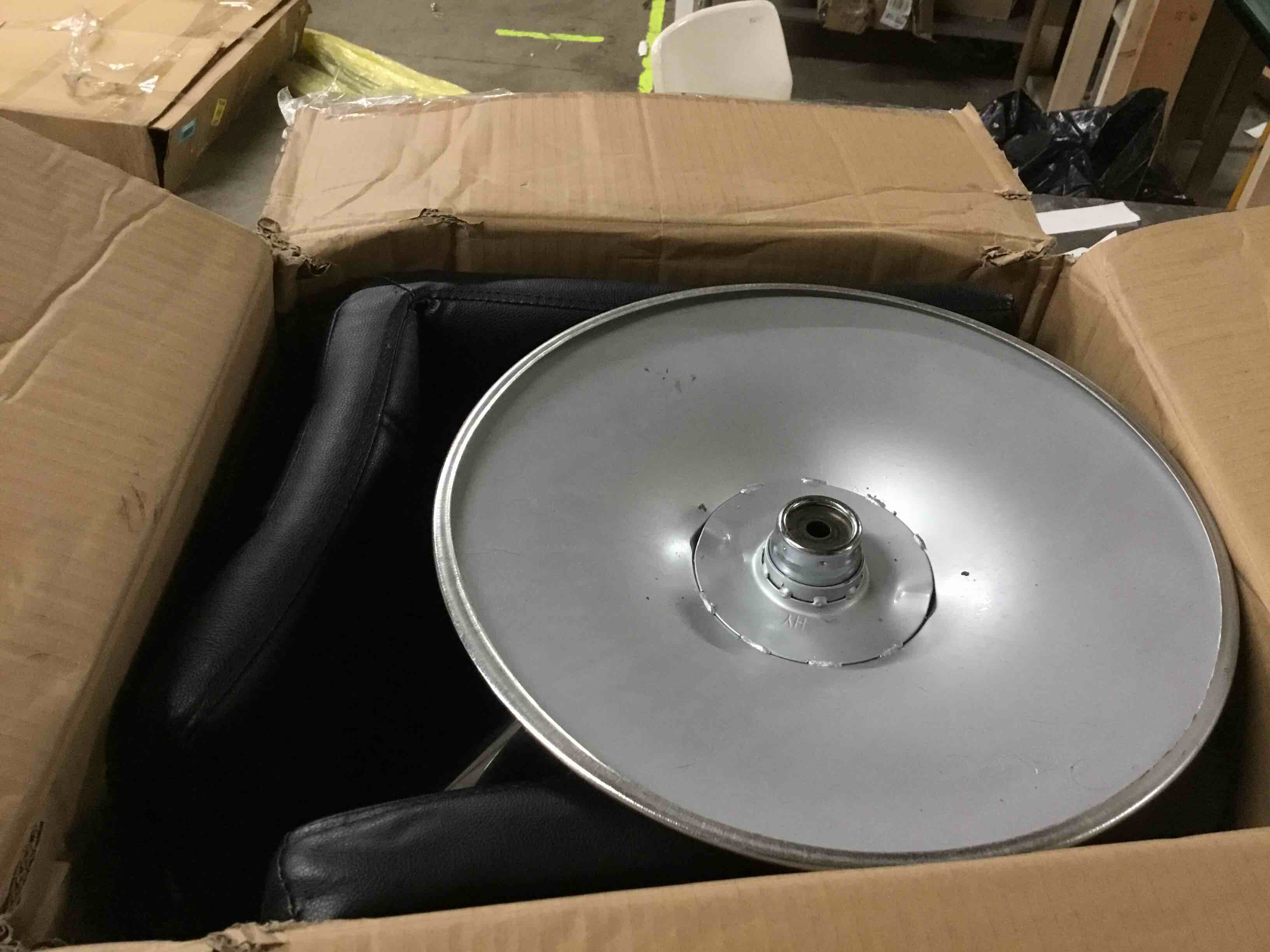 https://s3.amazonaws.com/lotting-images-prod/bidfta/YEL1593062_1641319467558.jpeg