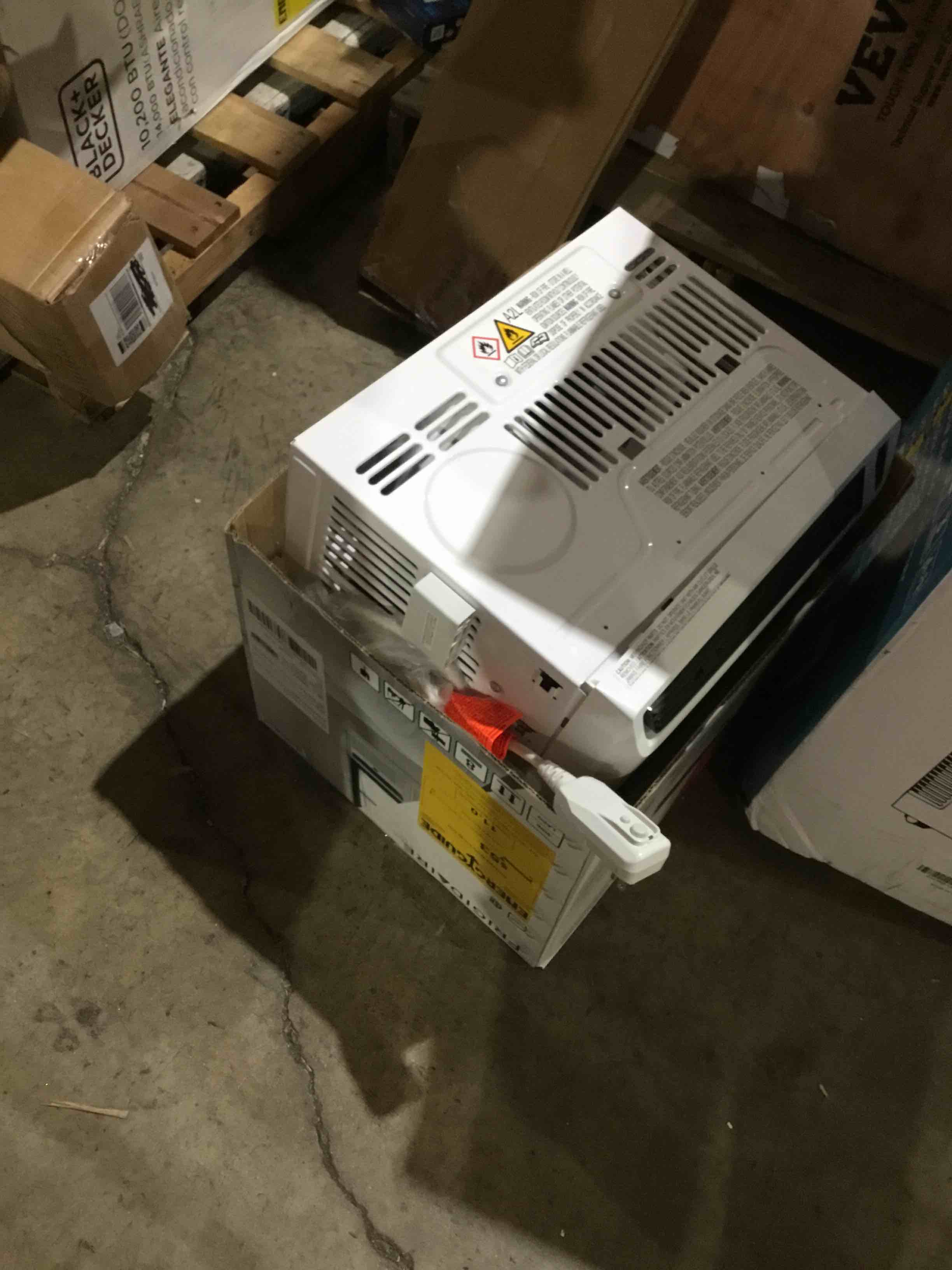 https://s3.amazonaws.com/lotting-images-prod/bidfta/YEL1756356_1755540705402.jpeg