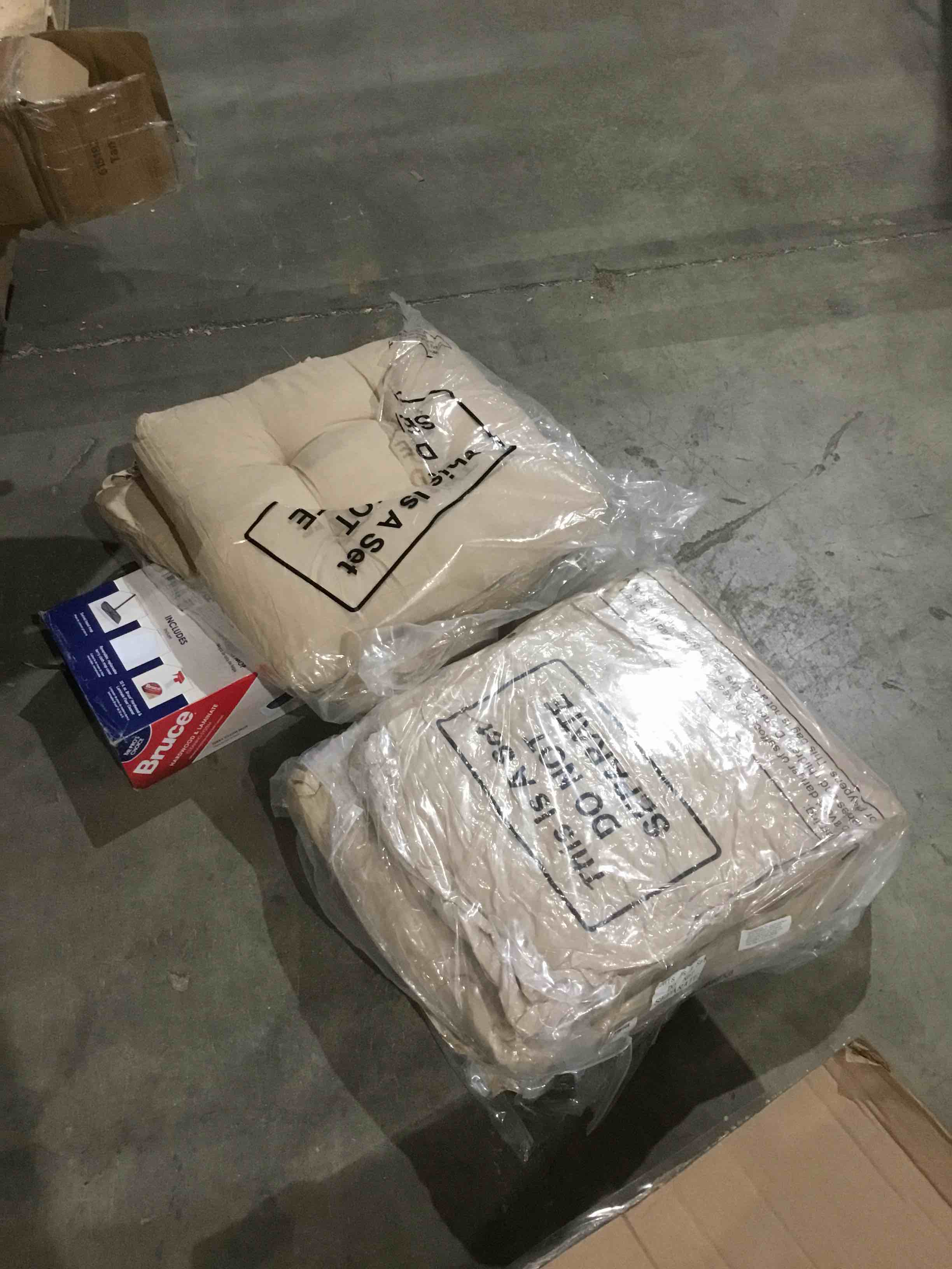 https://s3.amazonaws.com/lotting-images-prod/bidfta/YEL1756476_1757084182023.jpeg