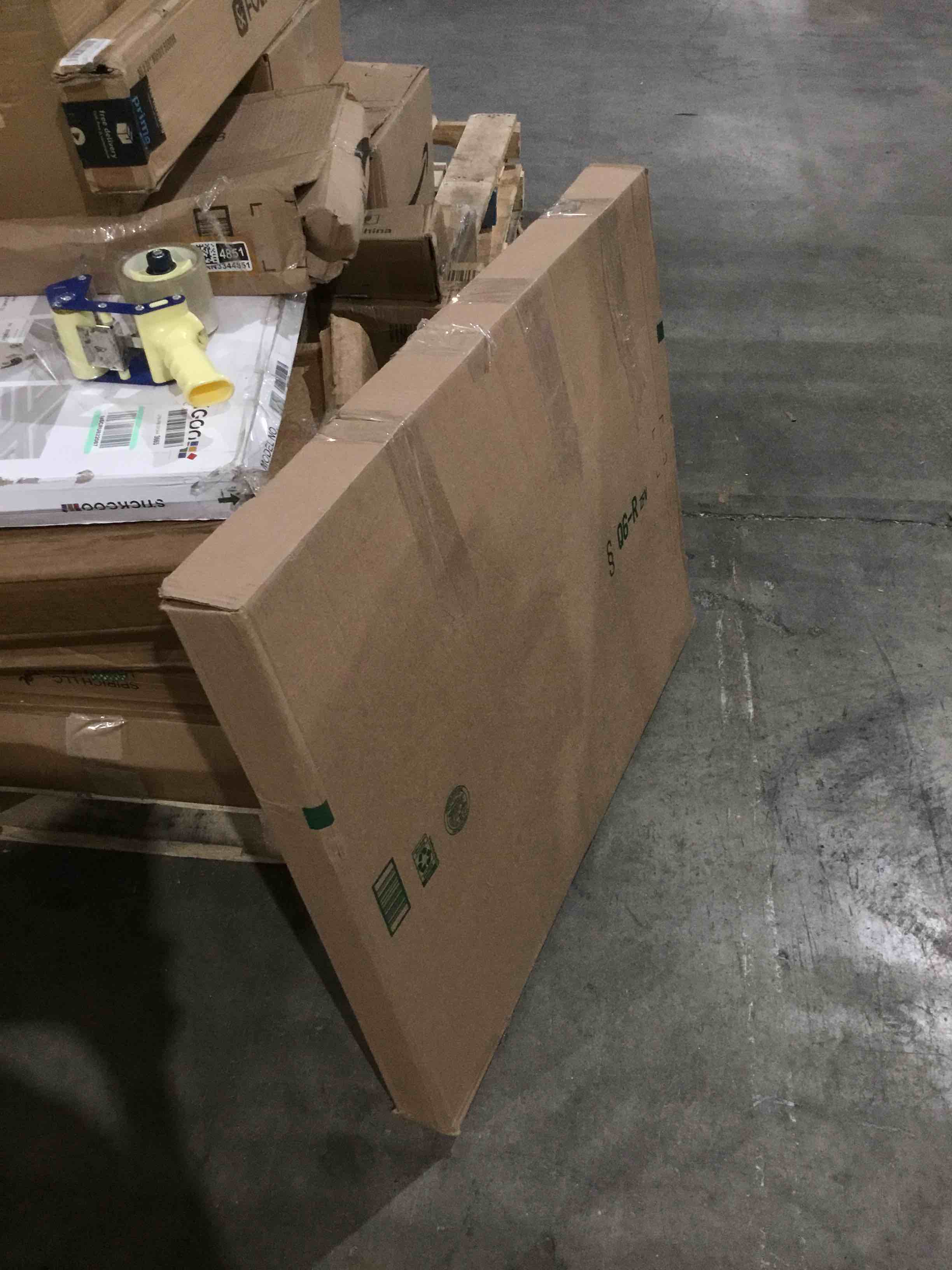 https://s3.amazonaws.com/lotting-images-prod/bidfta/YEL1756478_1757084754660.jpeg