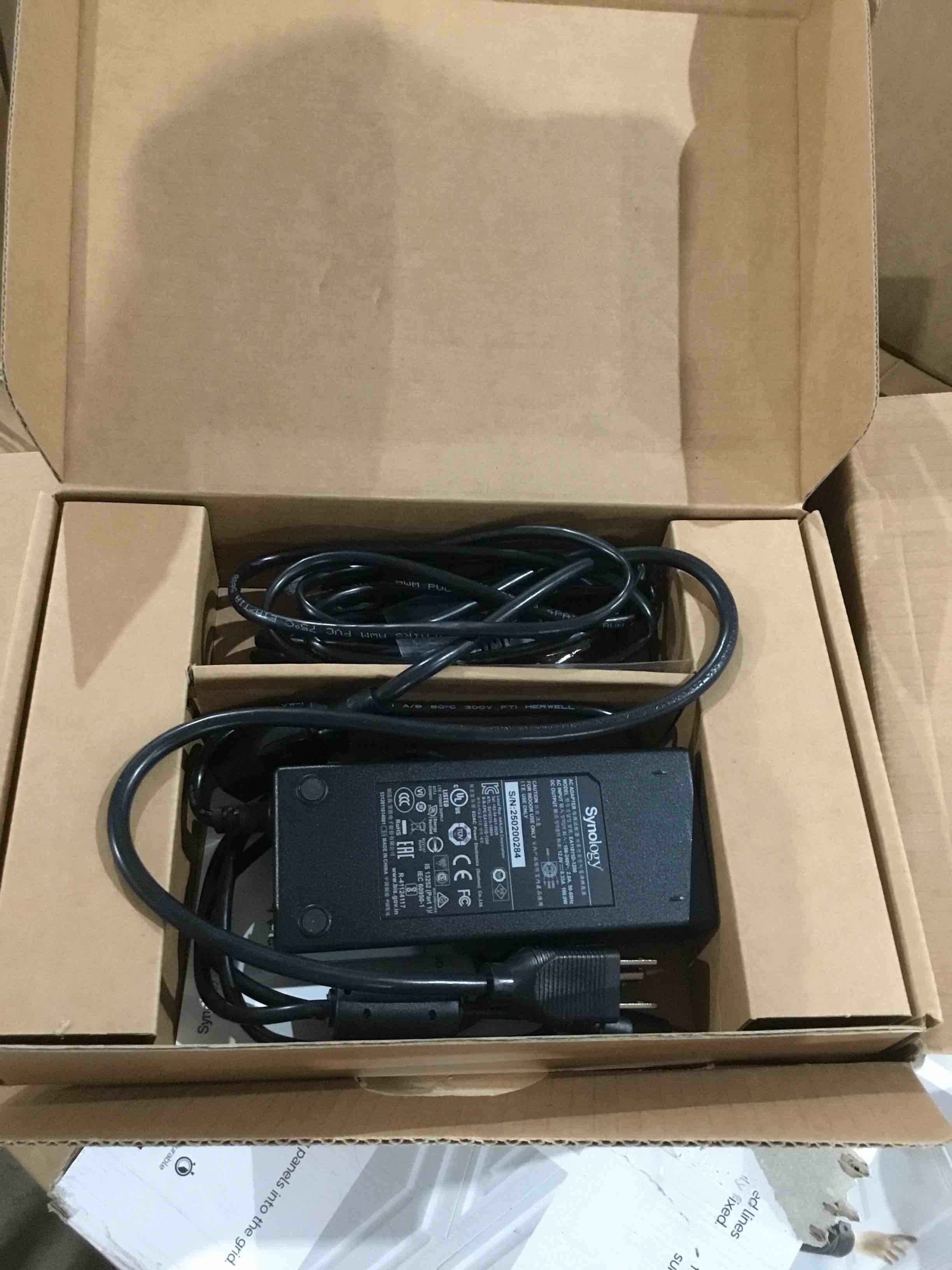 https://s3.amazonaws.com/lotting-images-prod/bidfta/YEL1756483_1757085928784.jpeg
