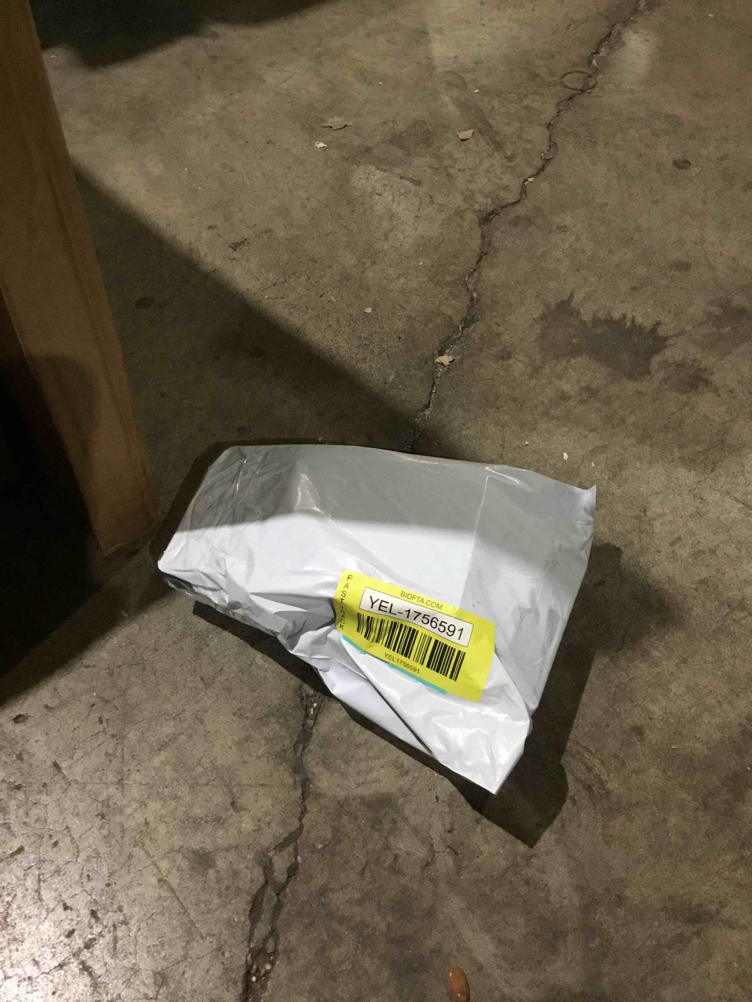 https://s3.amazonaws.com/lotting-images-prod/bidfta/YEL1756591_1757970584131.jpeg