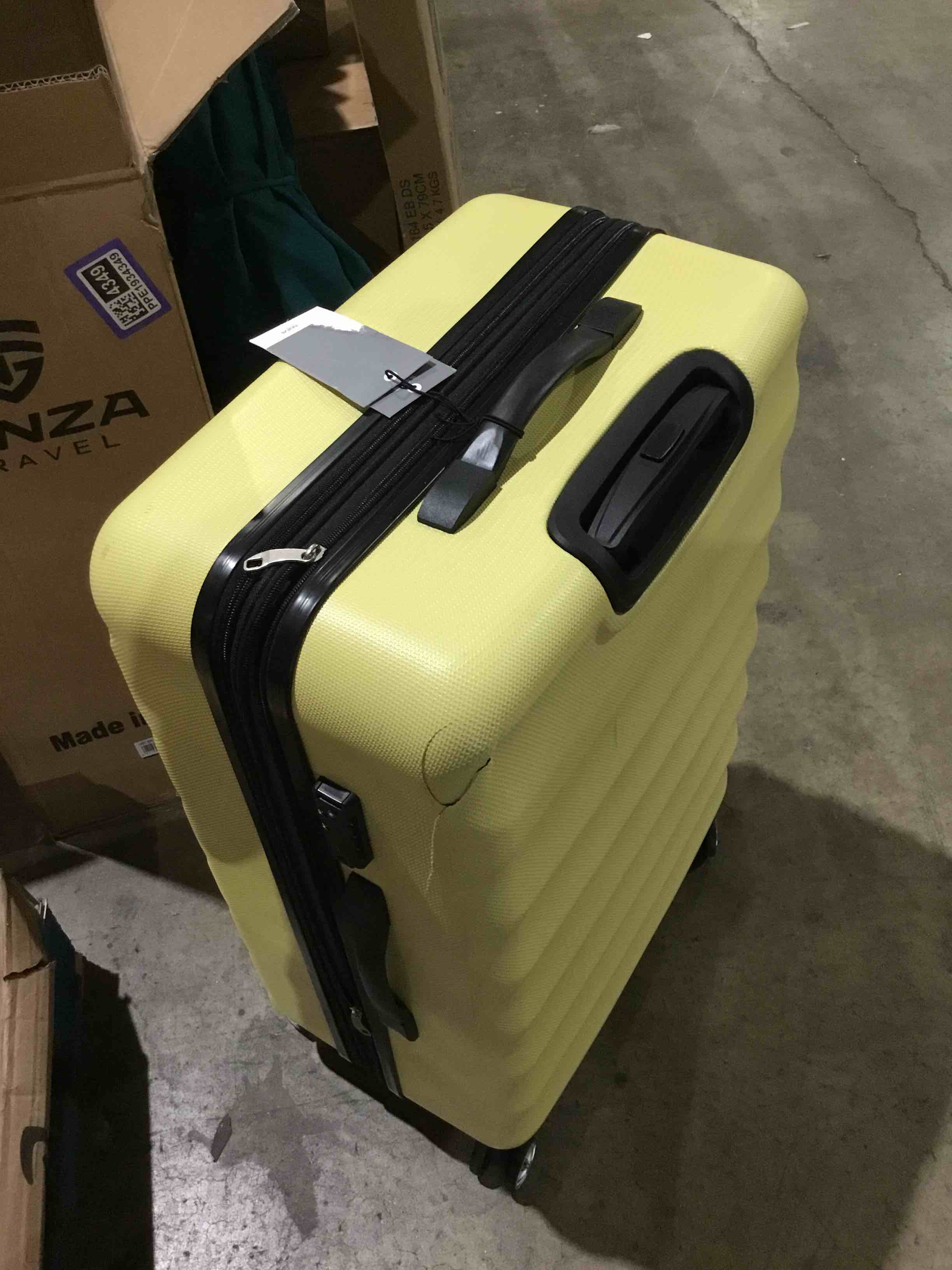 https://s3.amazonaws.com/lotting-images-prod/bidfta/YEL1756735_1758829133905.jpeg