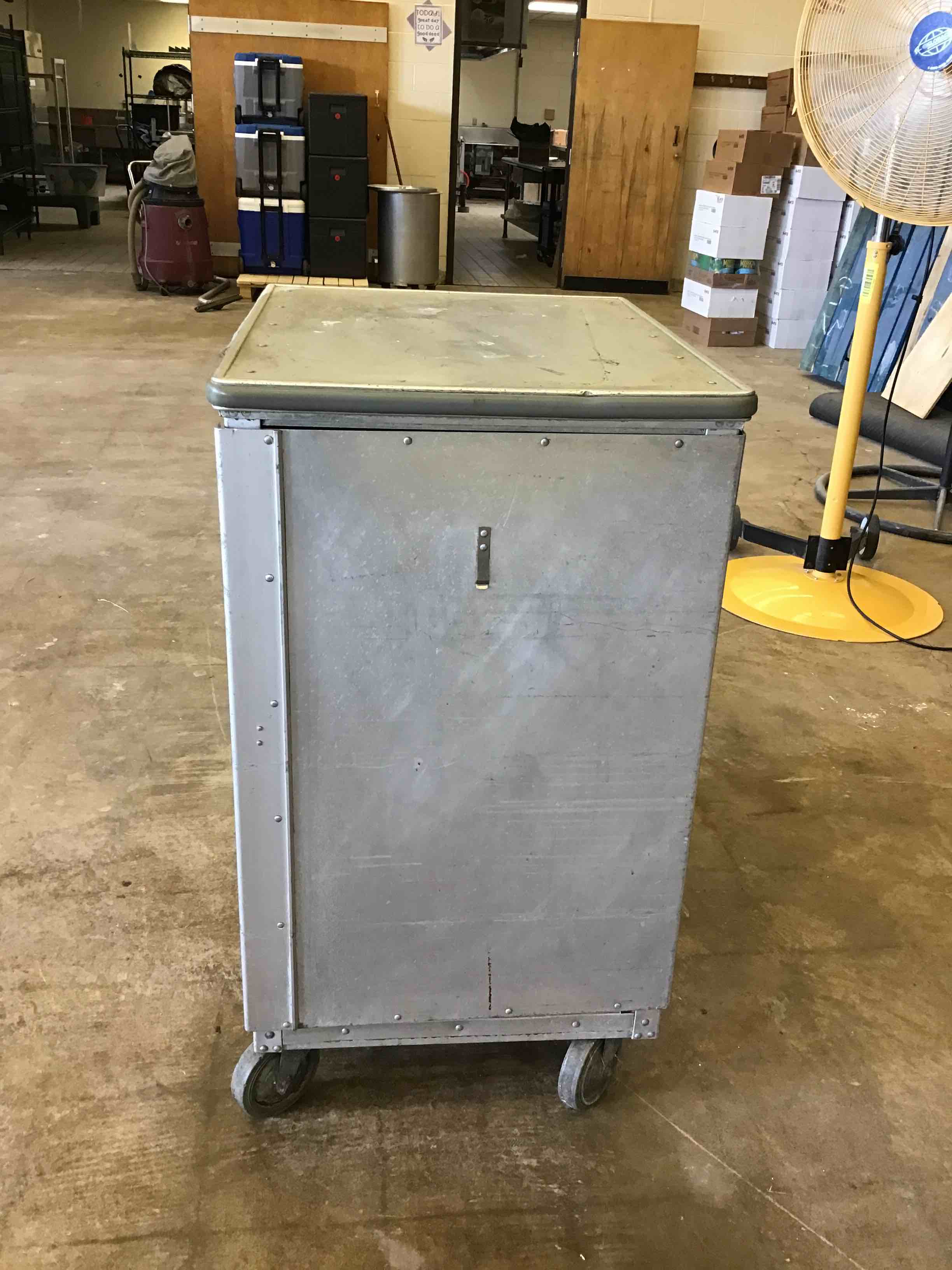 ALUMINUM HOLDING CABINET ON CASTERS 