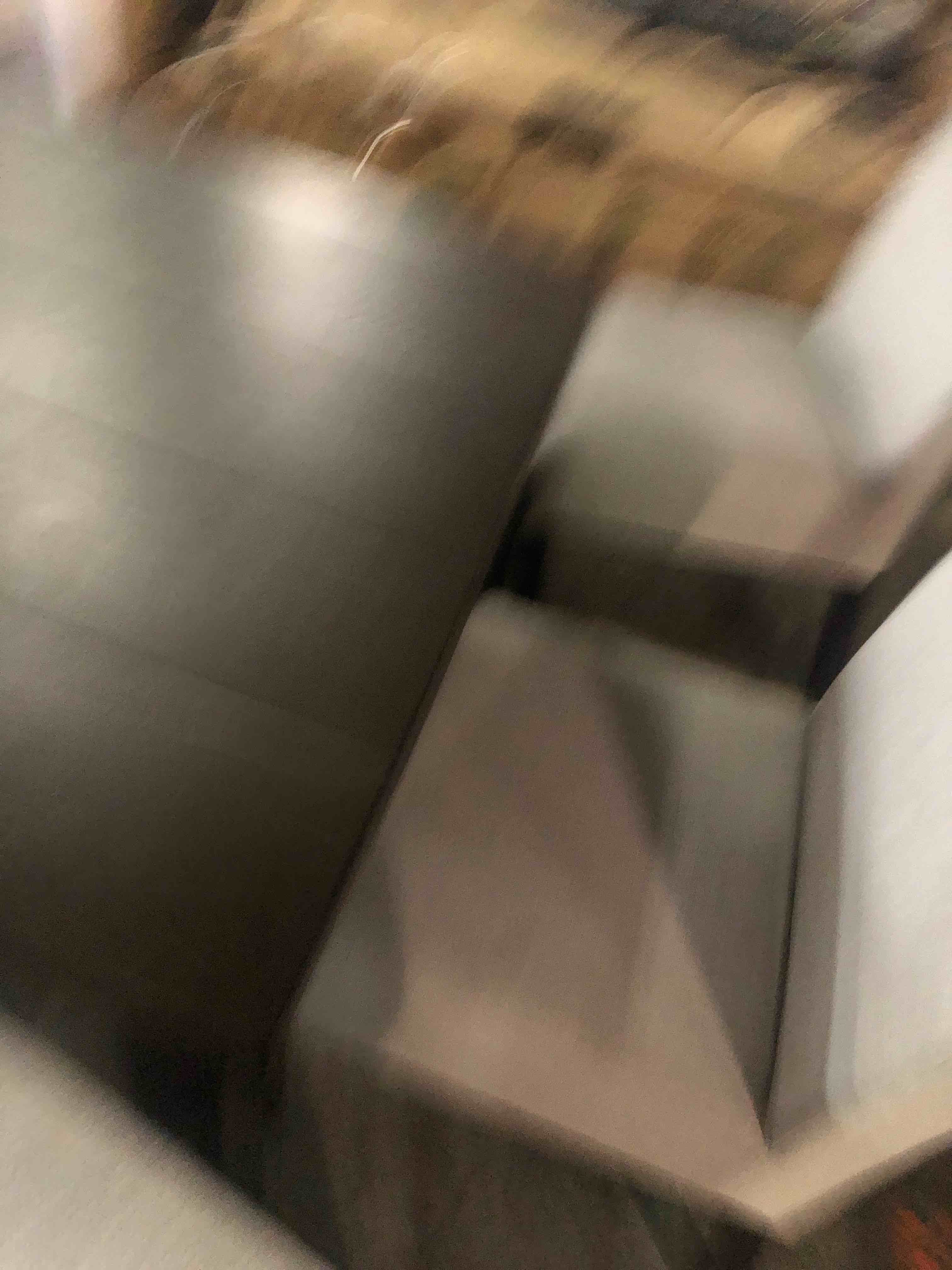 https://s3.amazonaws.com/lotting-images-prod/bidfta/YEL1837197_1664800909898.jpeg