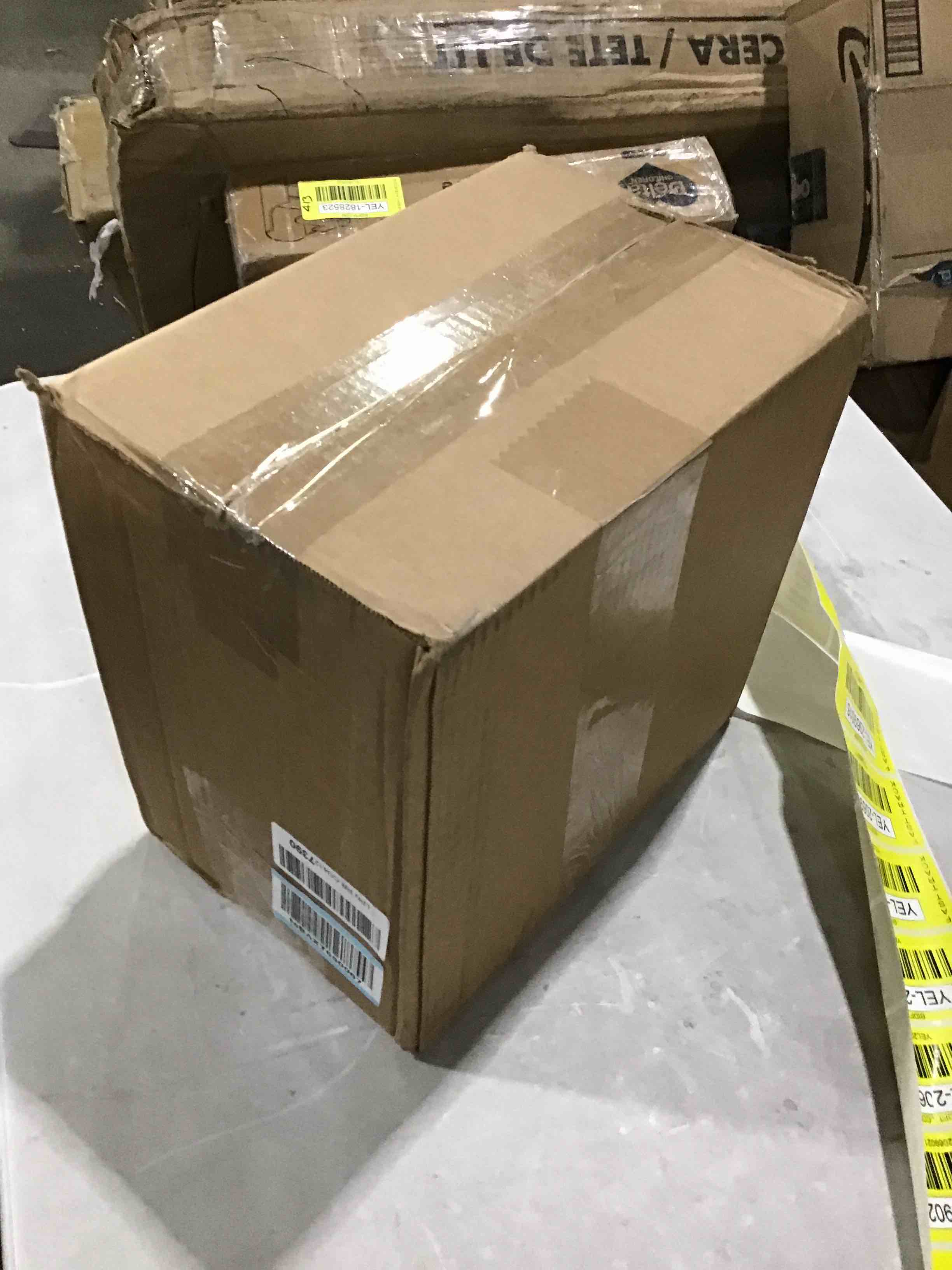 https://s3.amazonaws.com/lotting-images-prod/bidfta/YEL2069028_1647984642244.jpeg