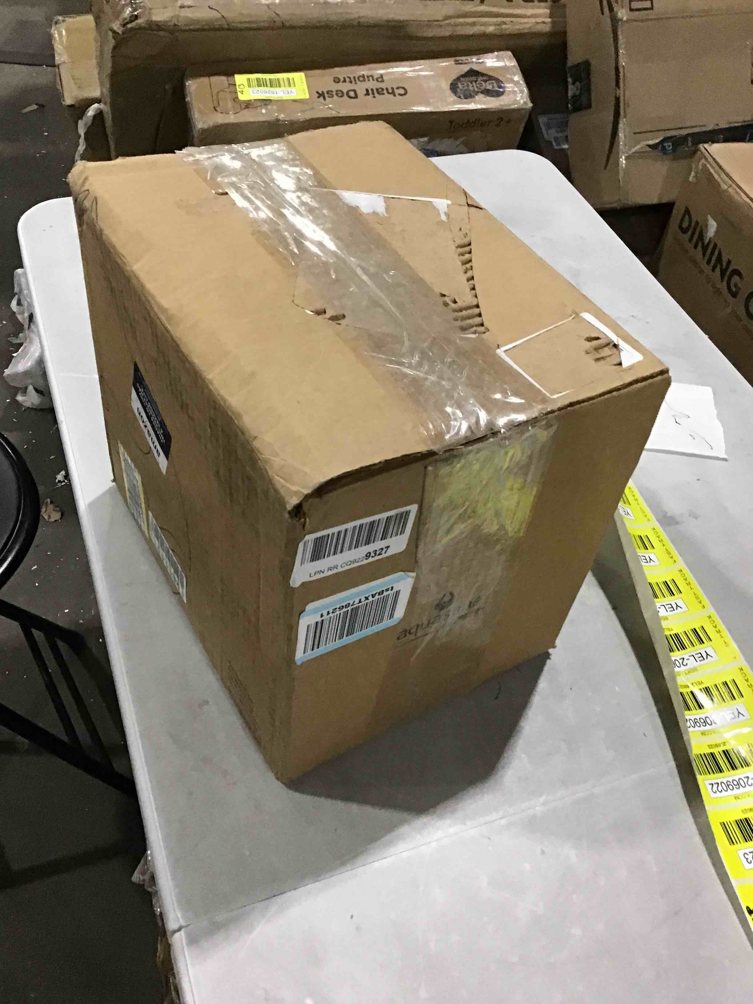 https://s3.amazonaws.com/lotting-images-prod/bidfta/YEL2069029_1647984561595.jpeg