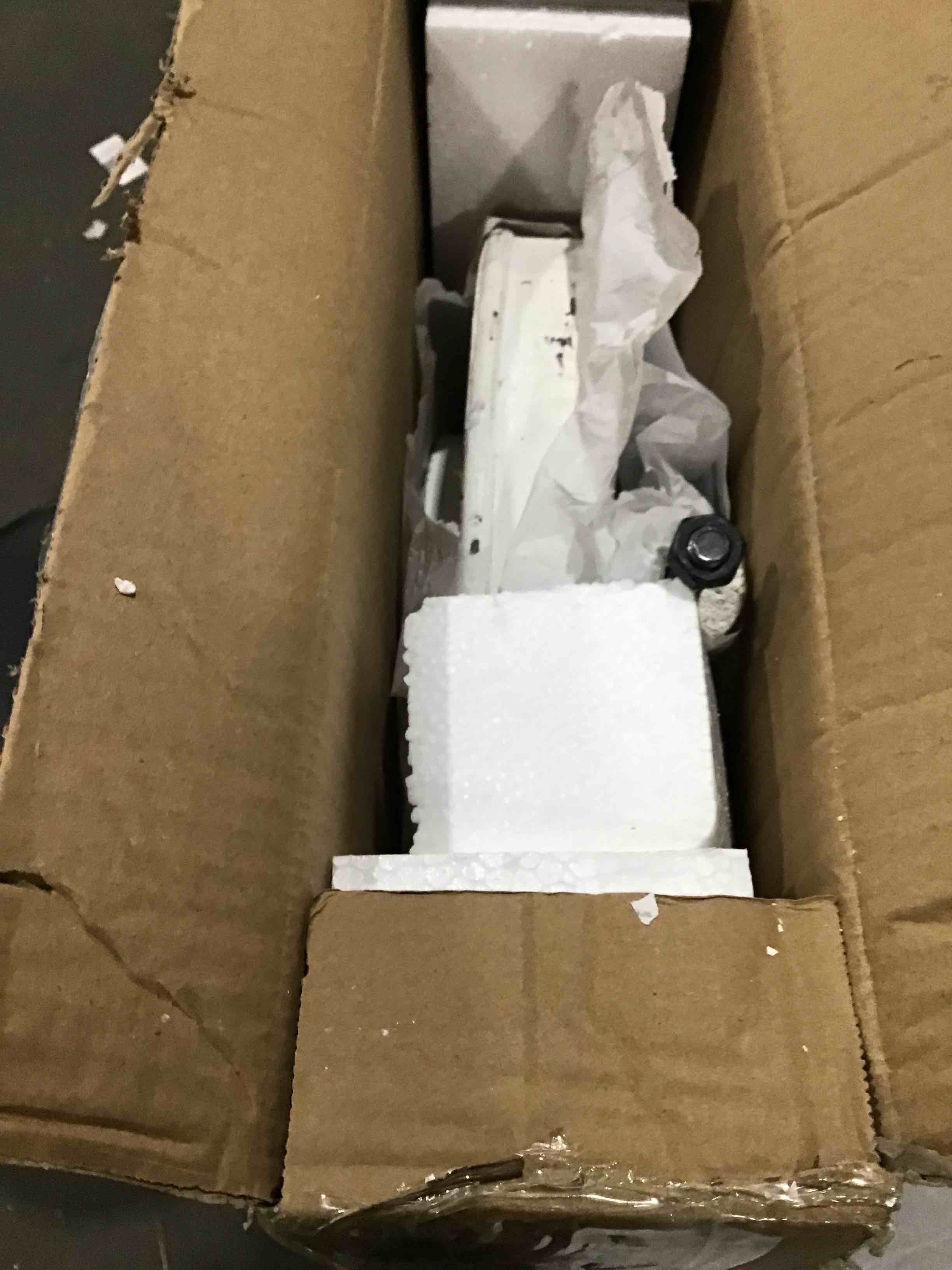 https://s3.amazonaws.com/lotting-images-prod/bidfta/YEL2069030_1647984402205.jpeg