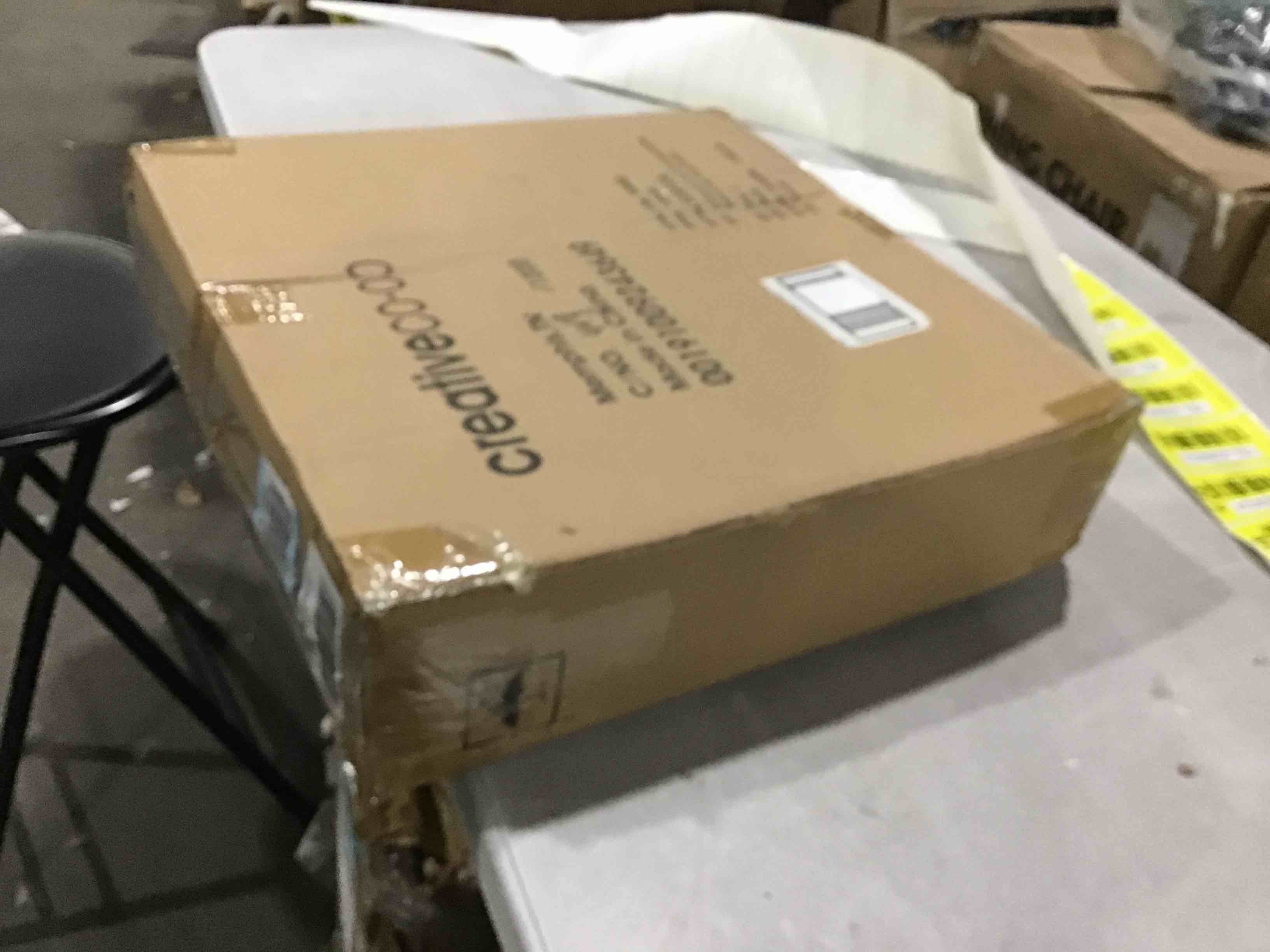 https://s3.amazonaws.com/lotting-images-prod/bidfta/YEL2069030_1647984421062.jpeg