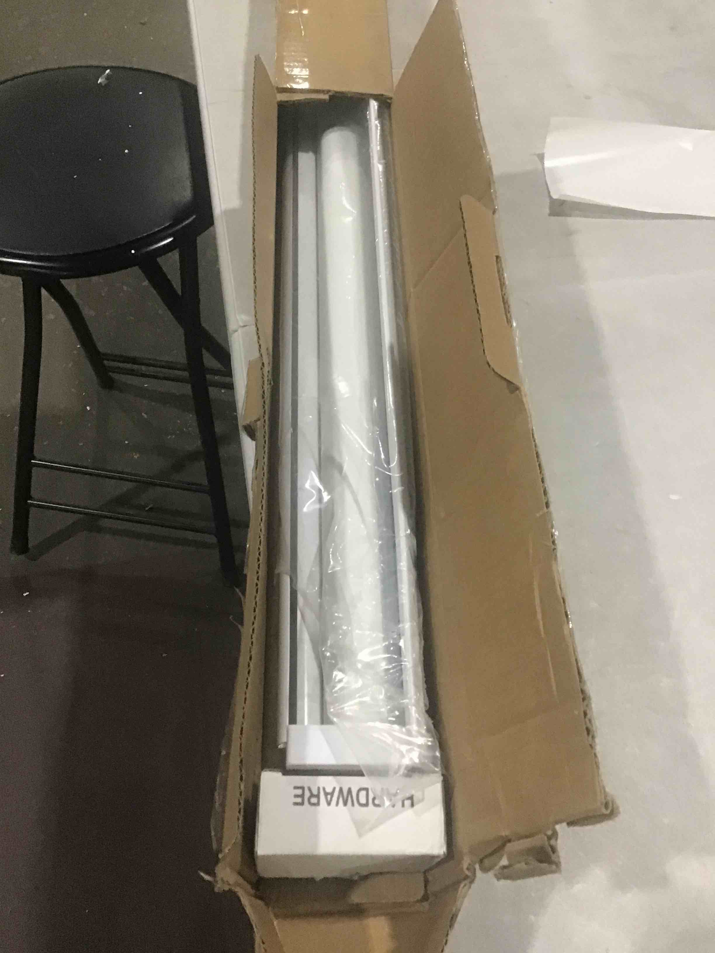 https://s3.amazonaws.com/lotting-images-prod/bidfta/YEL2069077_1647957221684.jpeg